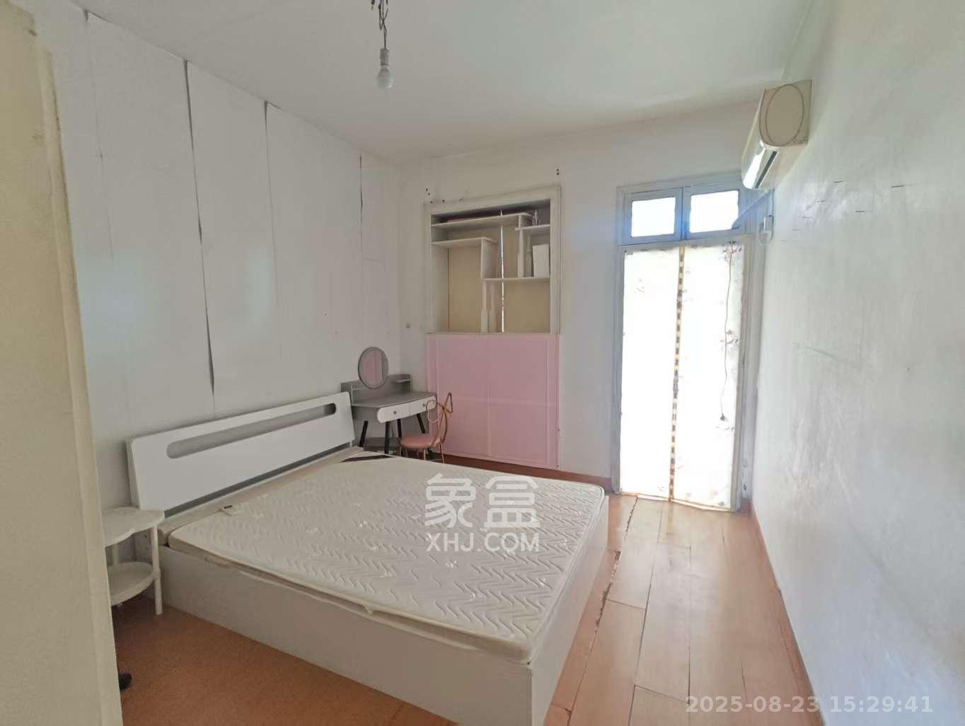 水泵厂宿舍  2室1厅1卫    1100.0元/月 水泵厂宿舍  2室1厅1卫    1100.0元/月