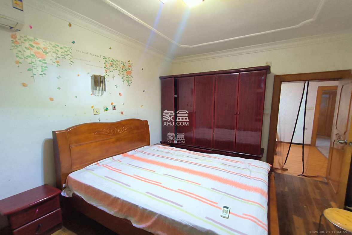 物贸小区 3室2厅1卫 2800.0元/月 物贸小区 3室2厅1卫 2800.0元/月室内图