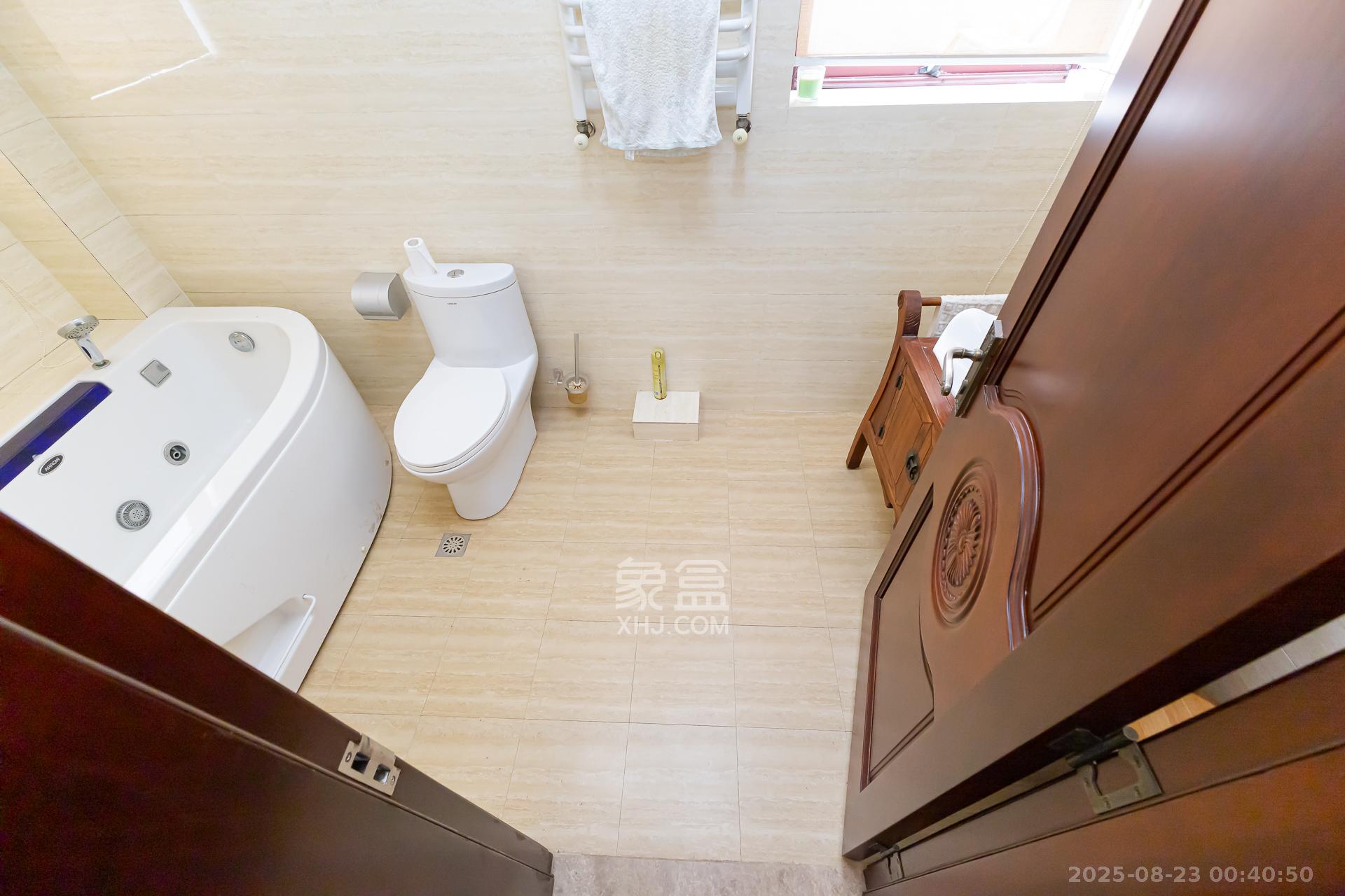 润和之悦(金泽园)  9室3厅4卫    760.0万 润和之悦(金泽园)  9室3厅4卫    760.0万卫生间