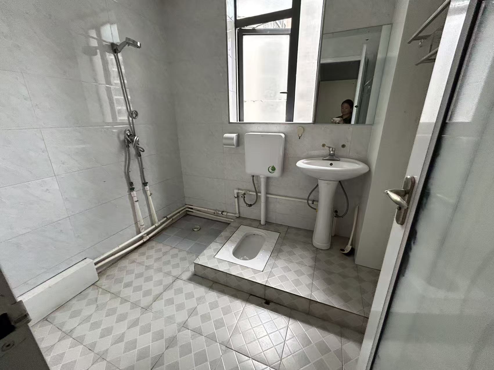 庐山春天早安华晨  1室2厅1卫    65.0万 庐山春天早安华晨  1室2厅1卫    65.0万室内图