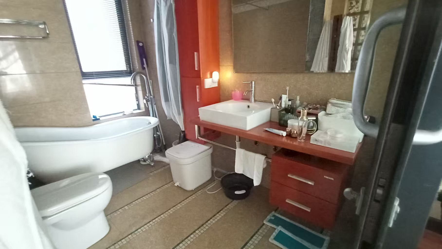 山水国际  3室2厅2卫   65.00万室内图