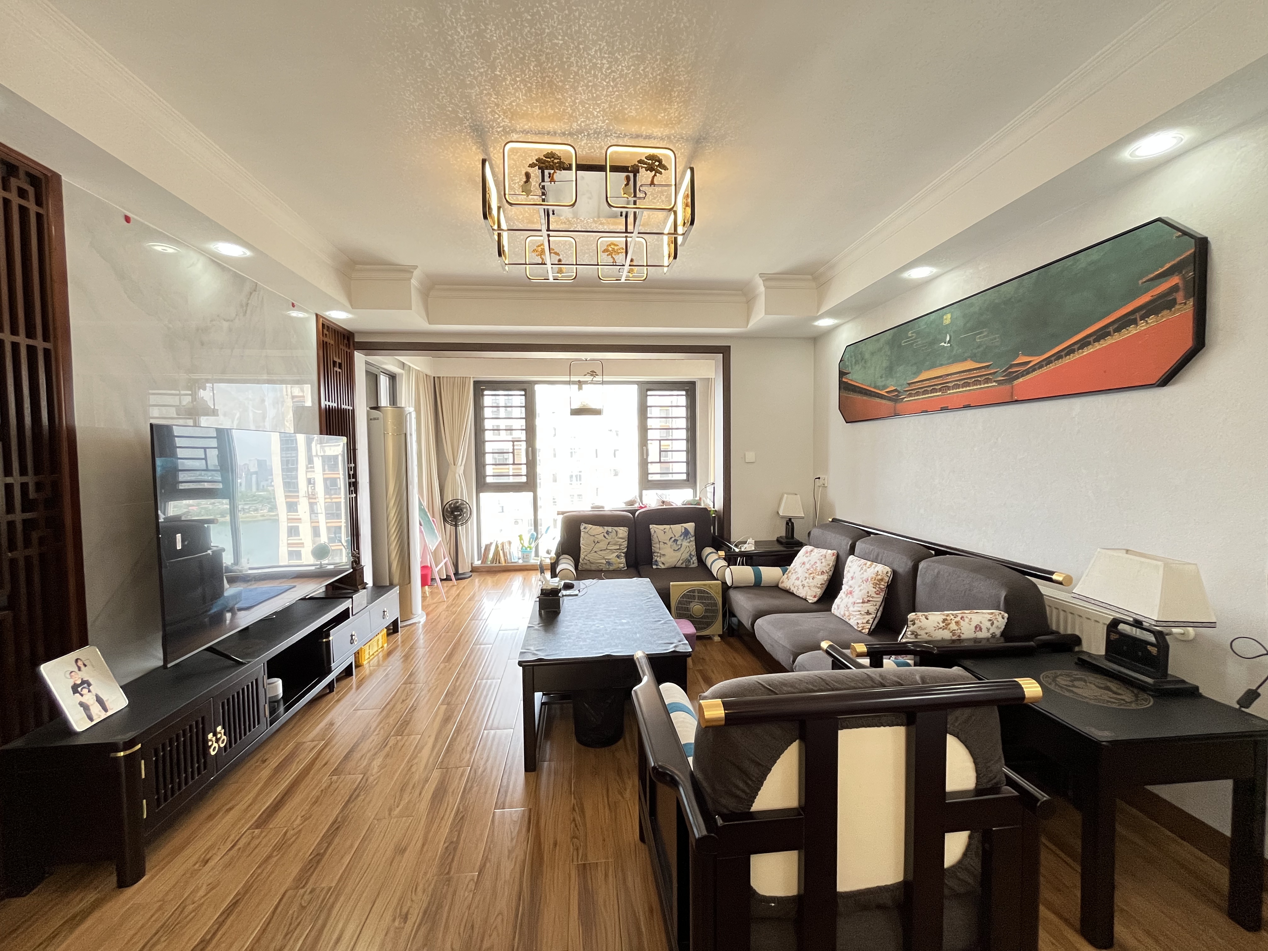 滨江花园  3室2厅2卫    75.0万