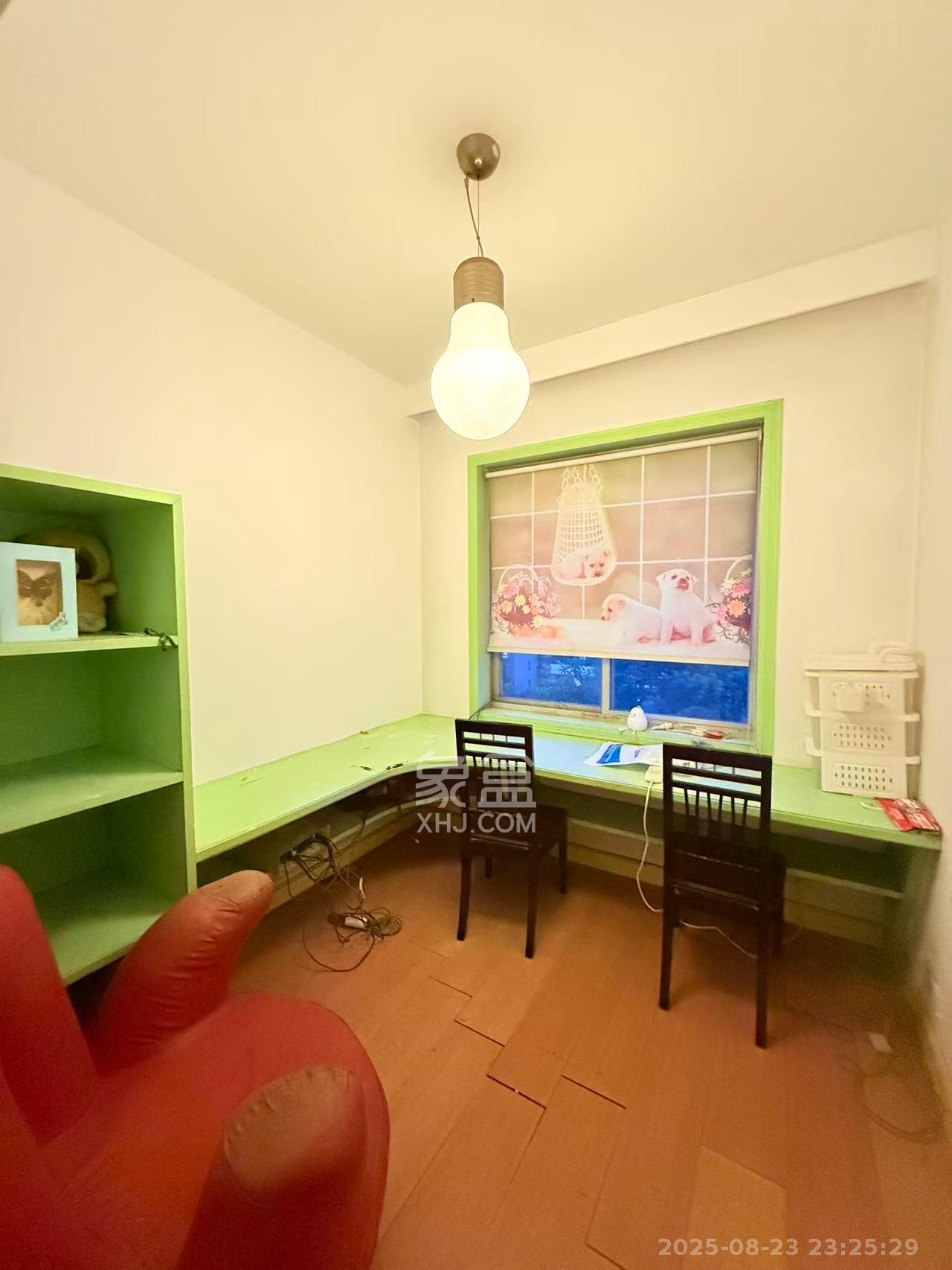 金鹰小区  1室2厅2卫    2200.0元/月 金鹰小区  1室2厅2卫    2200.0元/月室内图