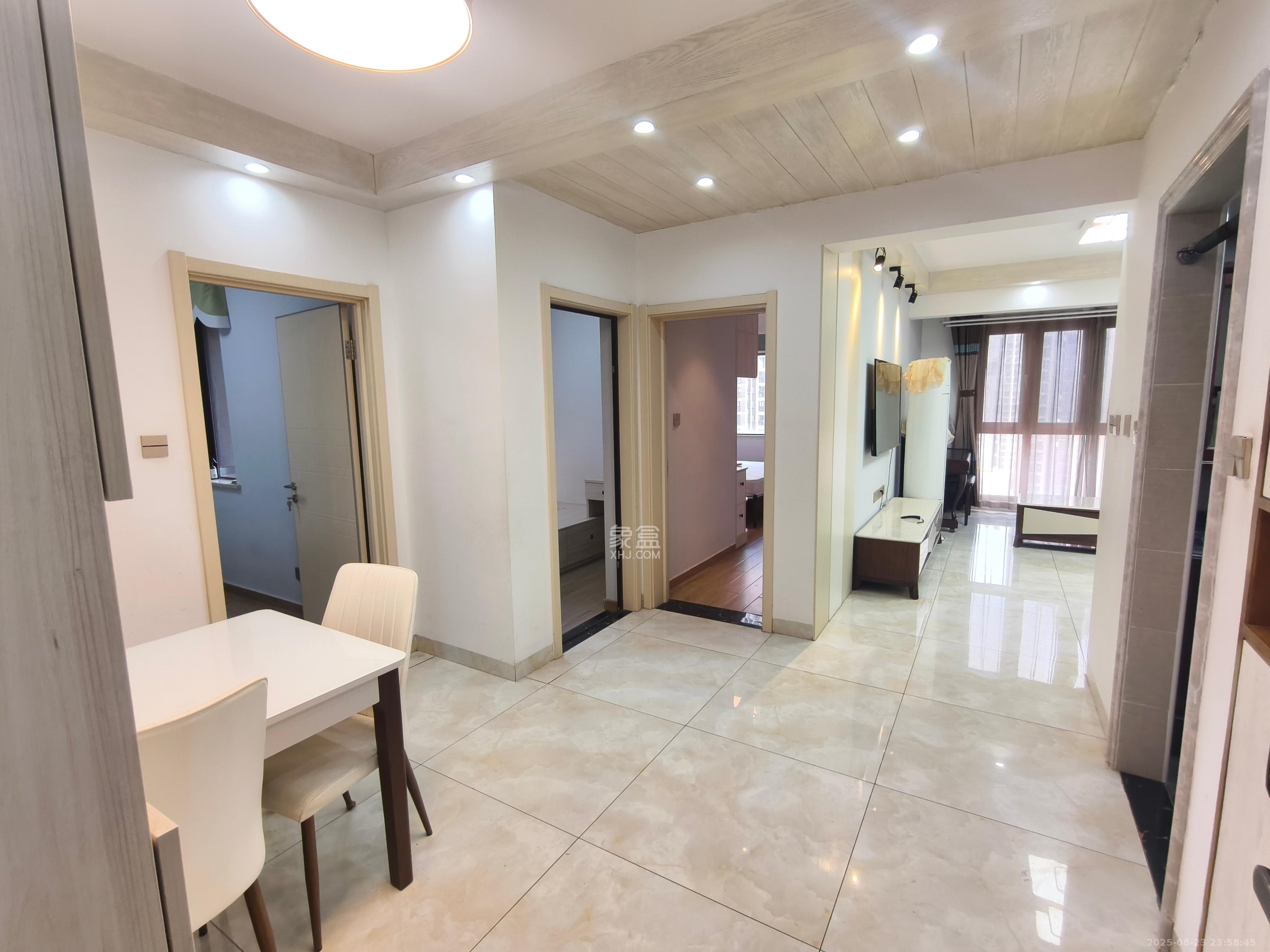 梅溪鑫苑名家 3室2厅1卫 2700.0元/月 梅溪鑫苑名家 3室2厅1卫 2700.0元/月室内图