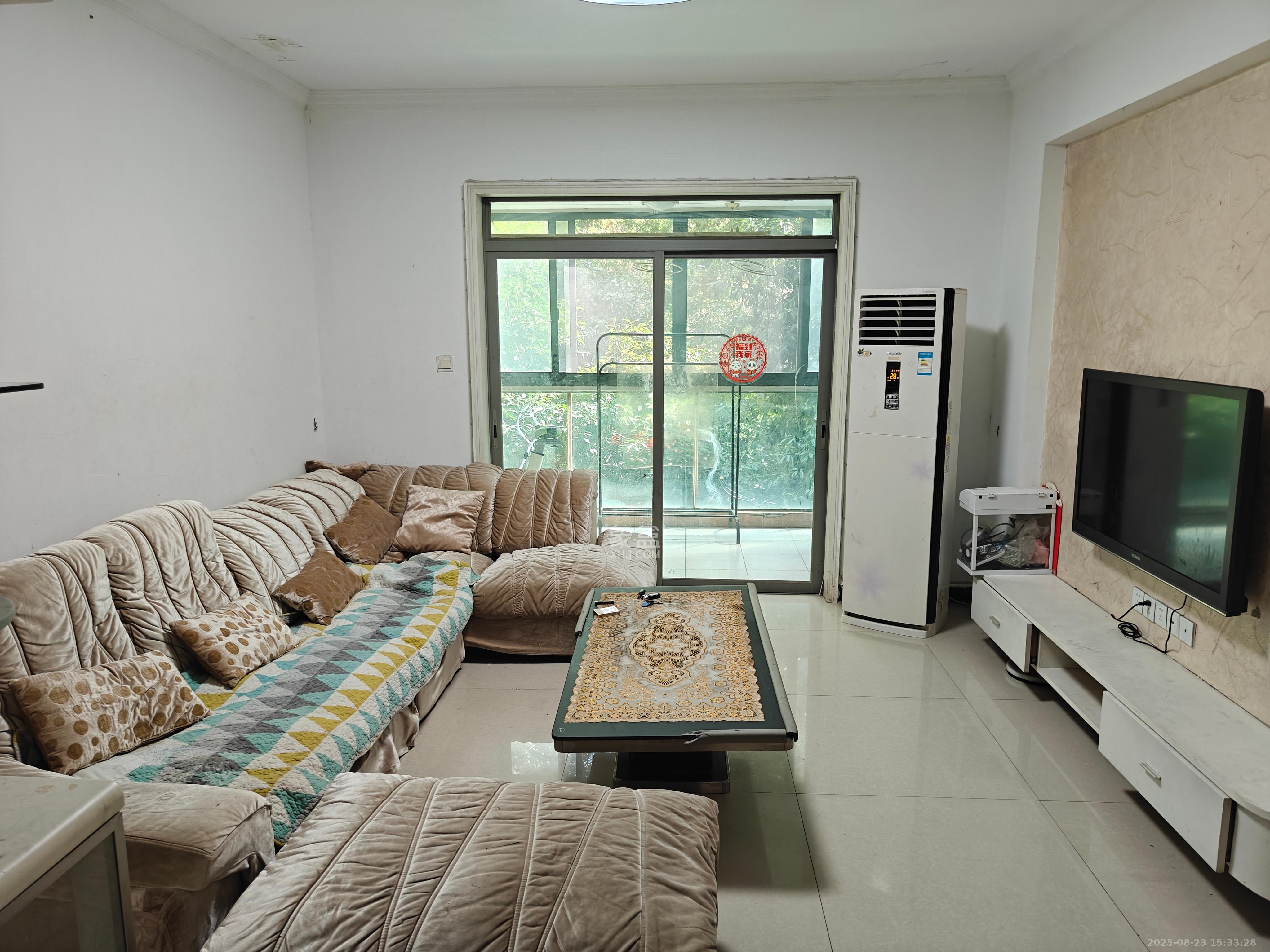 新城新世界一二三期 2室2厅1卫 2200.0元/月 新城新世界一二三期 2室2厅1卫 2200.0元/月室内图