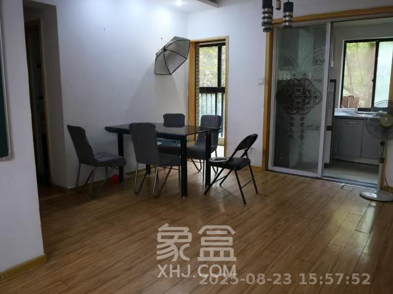 三江花中城  3室2厅2卫   2800.00元/月室内图