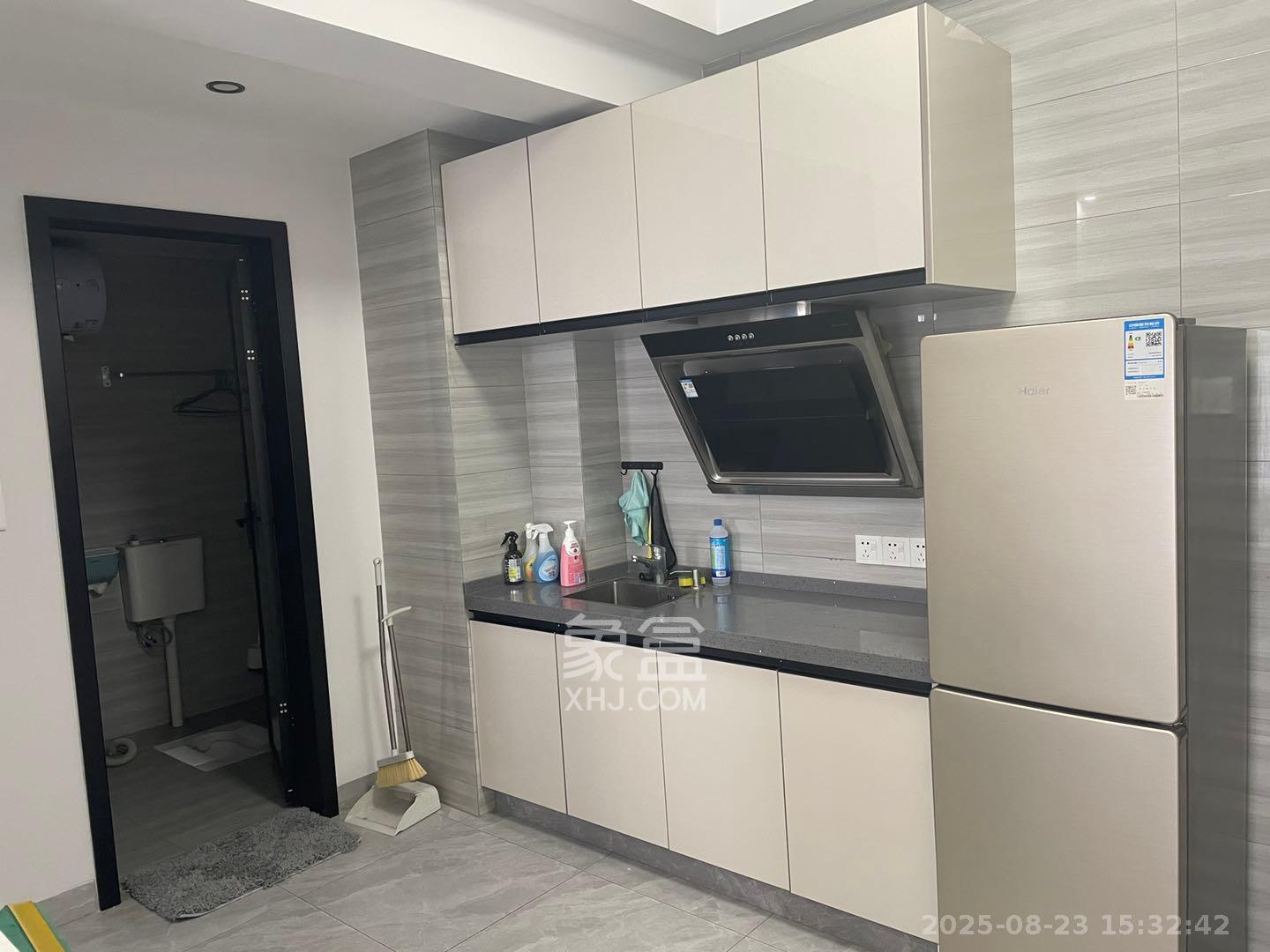 复地星光天地 1室0厅0卫 2100.0元/月 复地星光天地 1室0厅0卫 2100.0元/月室内图