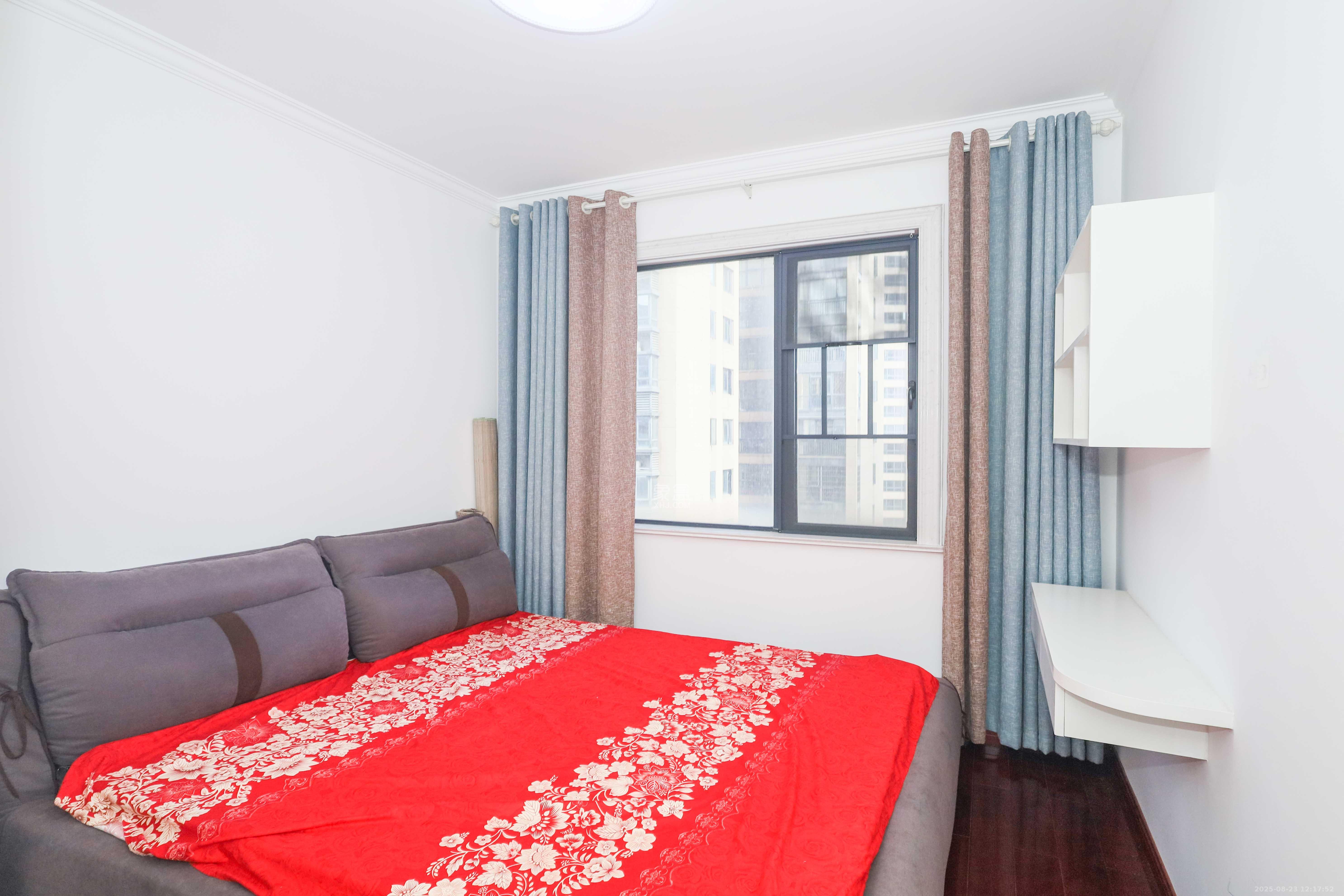 润芳园  4室2厅2卫    125.0万 润芳园  4室2厅2卫    125.0万卧室