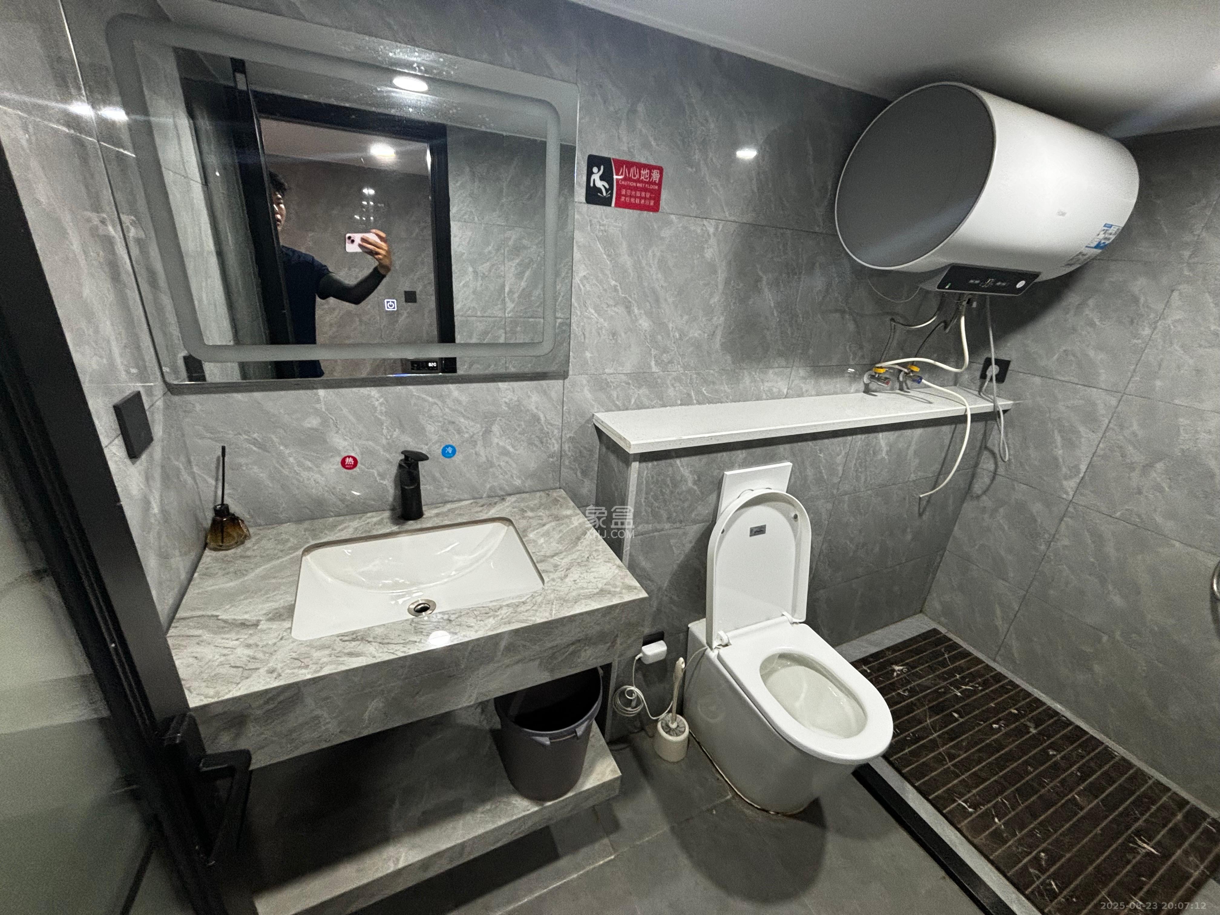 敬天广场 1室1厅1卫 3000.0元/月 敬天广场 1室1厅1卫 3000.0元/月室内图