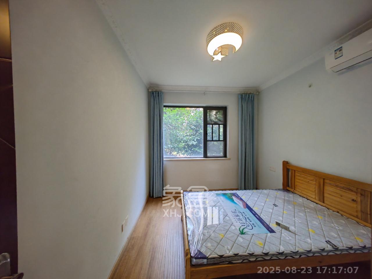 卢浮原著  3室2厅2卫    2200.0元/月 卢浮原著  3室2厅2卫    2200.0元/月室内图