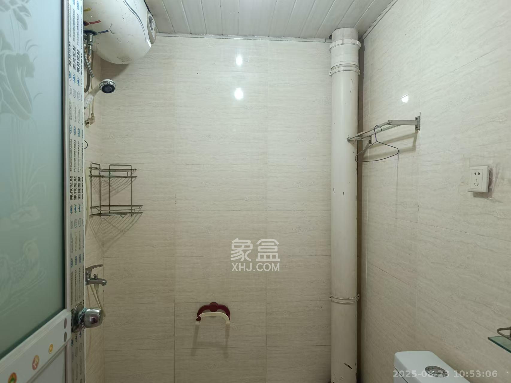 木莲花苑  3室2厅2卫    2000.0元/月室内图