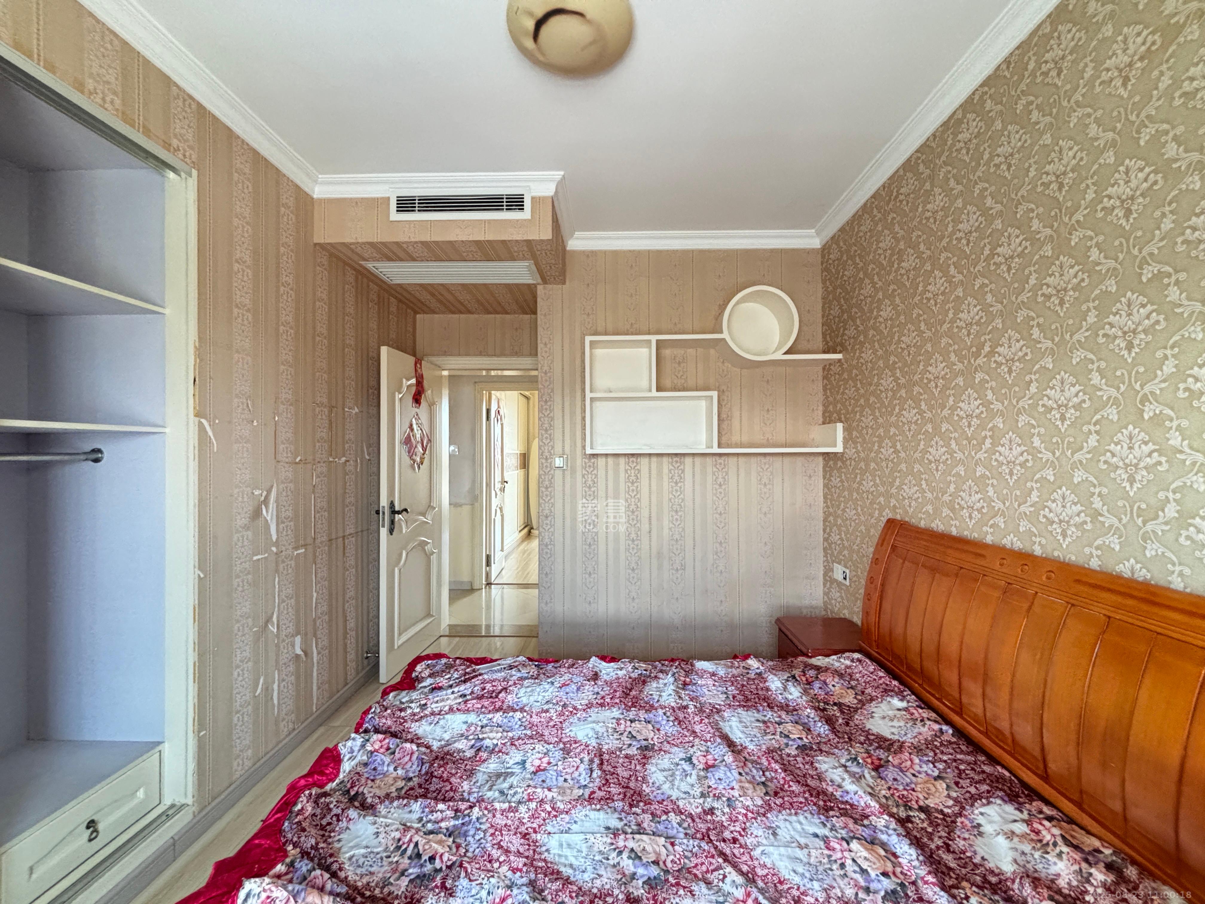 大塘湾公寓  4室2厅2卫    2500.0元/月 大塘湾公寓  4室2厅2卫    2500.0元/月室内图