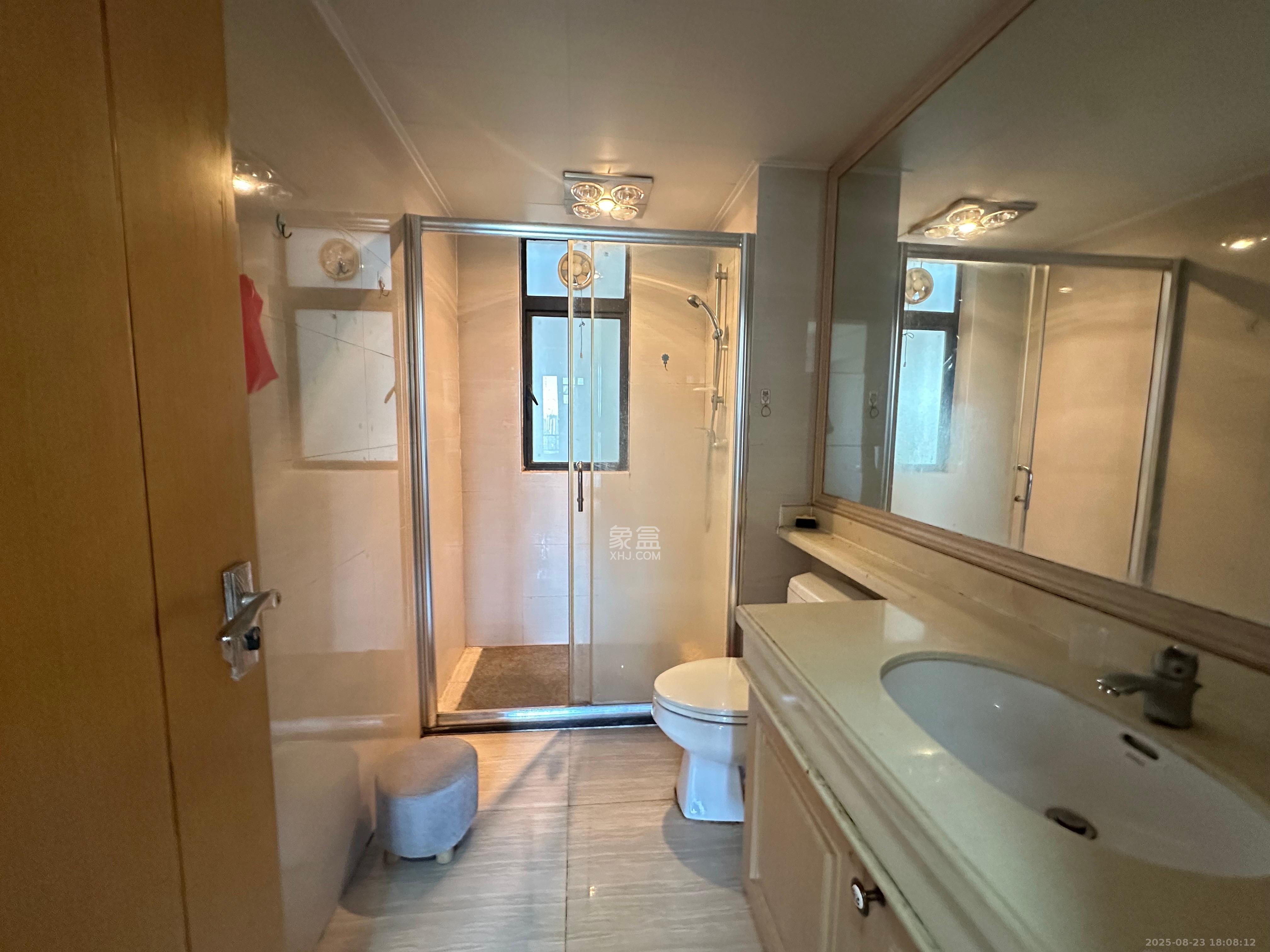 中海国际三期  3室2厅1卫    1800.0元/月 中海国际三期  3室2厅1卫    1800.0元/月室内图