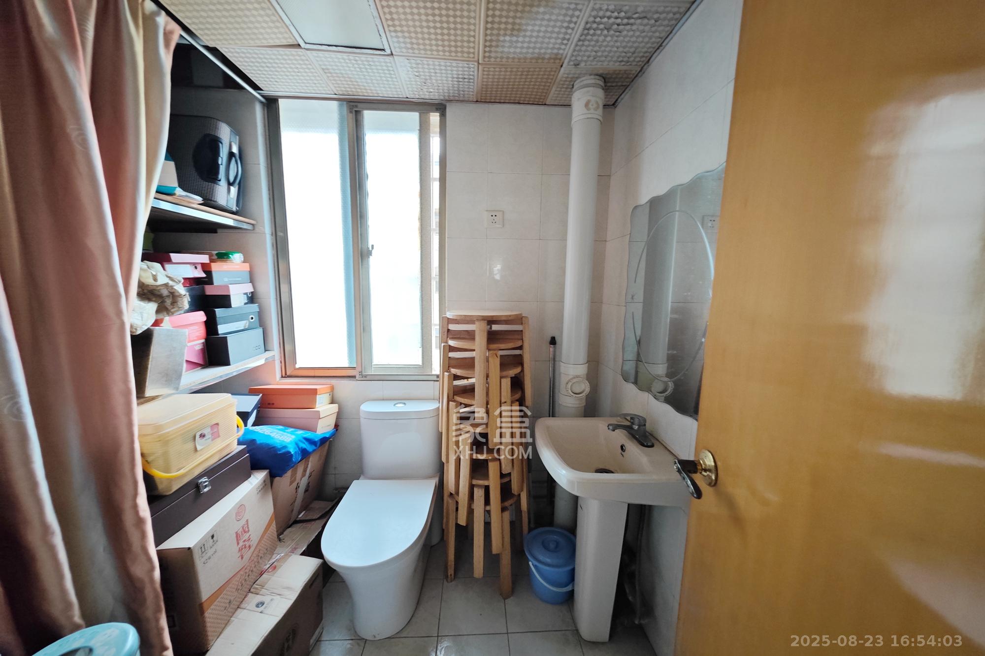 地税五分局小区  3室2厅2卫    122.0万其他