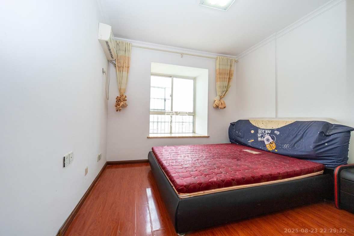 紫晶城  3室2厅2卫    73.8万 紫晶城  3室2厅2卫    73.8万卧室