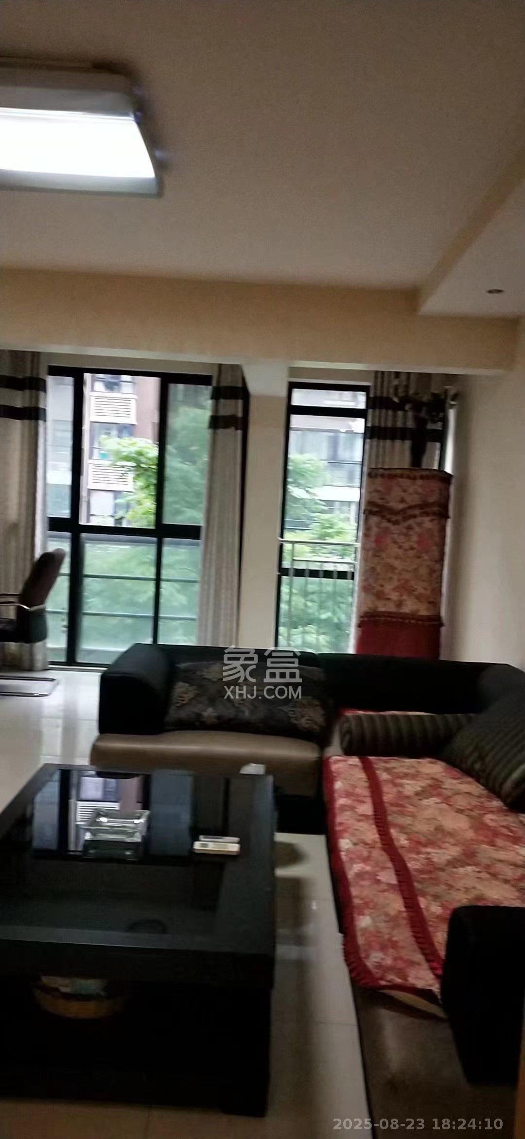 鑫远湘府华城 4室2厅2卫 3400.0元/月 鑫远湘府华城 4室2厅2卫 3400.0元/月室内图