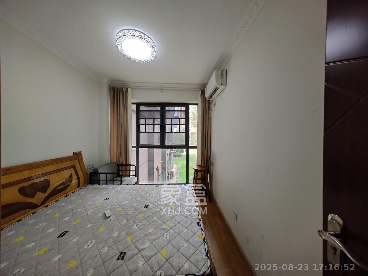 卢浮原著  3室2厅2卫    2200.0元/月 卢浮原著  3室2厅2卫    2200.0元/月室内图