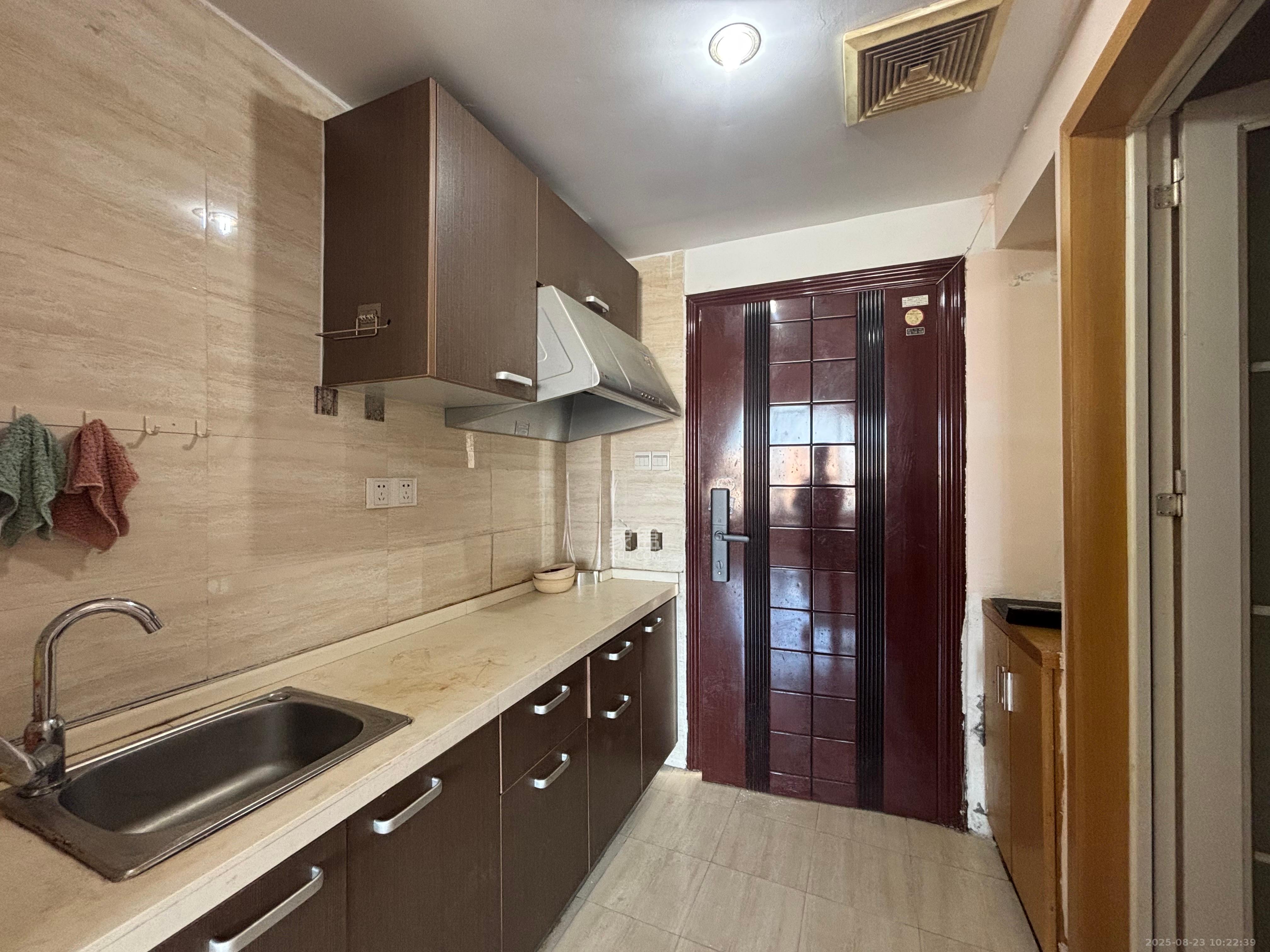 通华天都  1室1厅1卫    1600.0元/月 通华天都  1室1厅1卫    1600.0元/月室内图