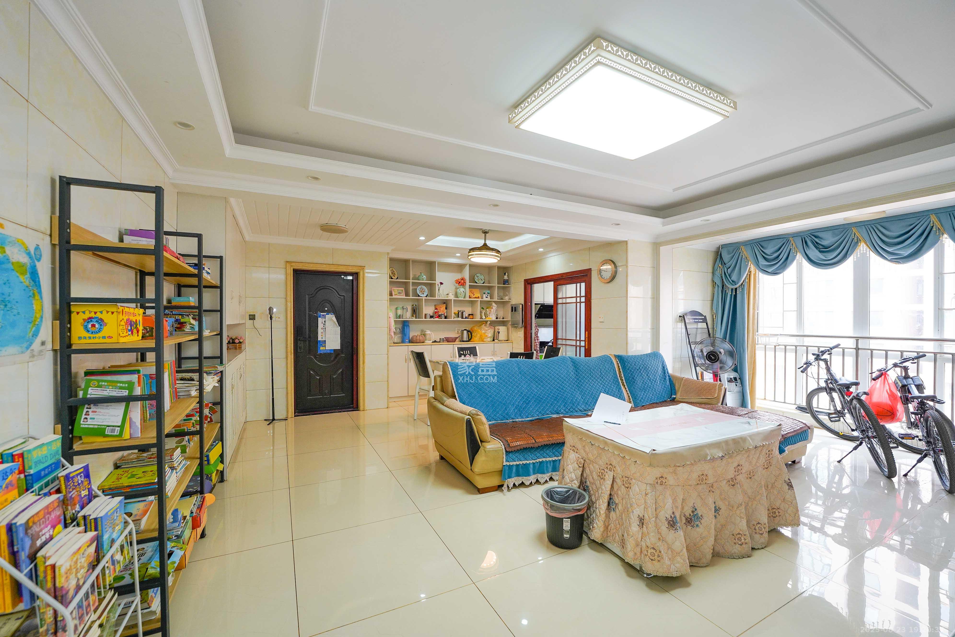 丽发新城 3室2厅2卫 85.0万 丽发新城 3室2厅2卫 85.0万客厅