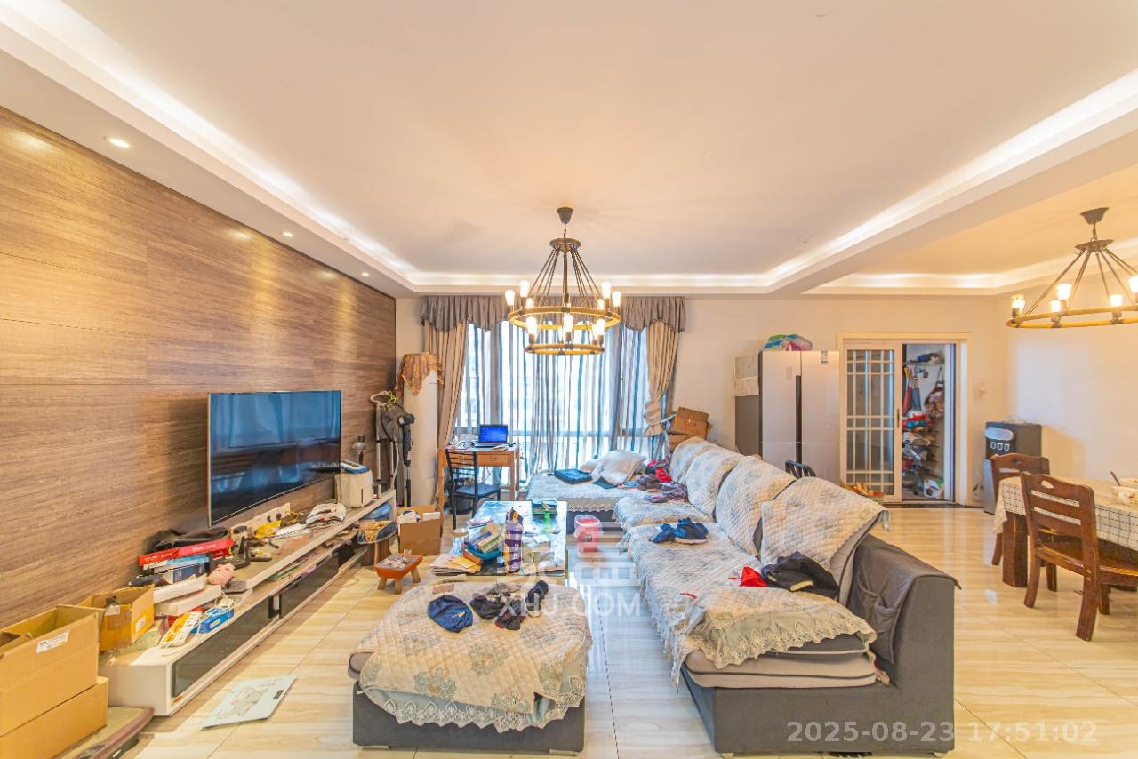 鑫远和城(一、二期) 5室2厅1卫 2600.0元/月 鑫远和城(一、二期) 5室2厅1卫 2600.0元/月室内图