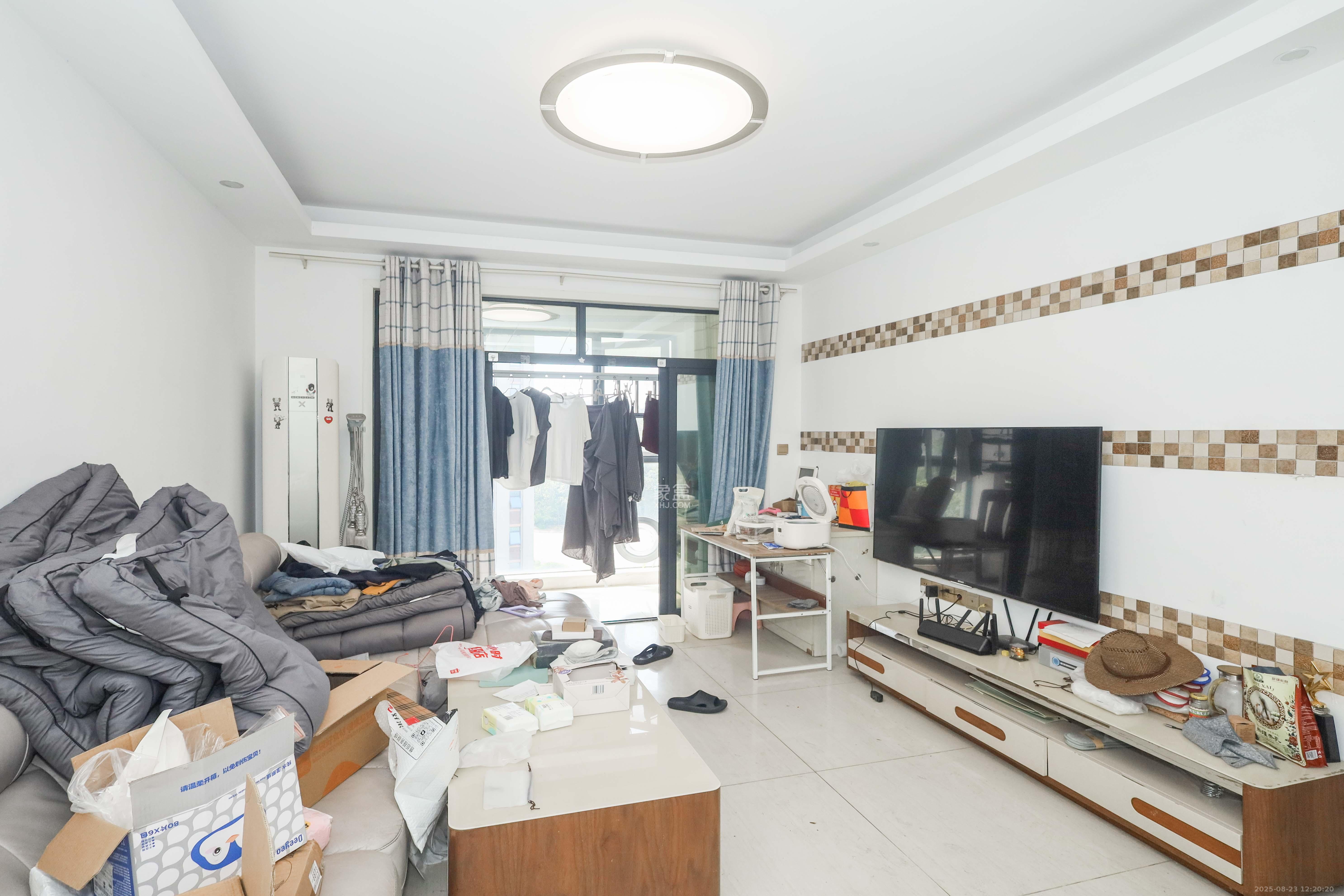 天元涉外景园C区  3室2厅1卫   68.00万客厅