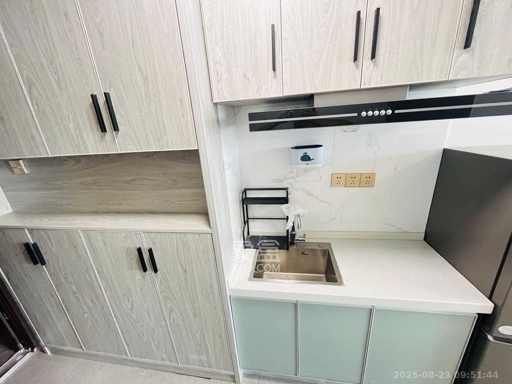 保利麓谷林语I区  1室1厅1卫    1500.0元/月室内图