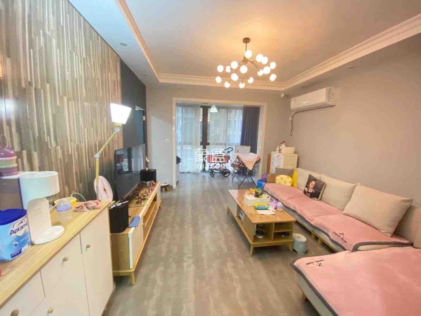英伦星海湾  2室1厅1卫    2200.0元/月