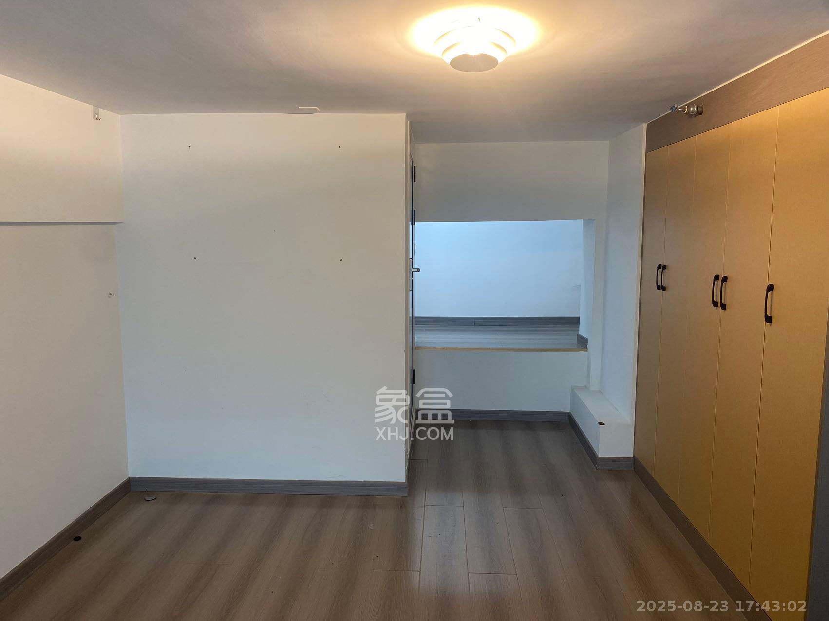 藏珑湖上公馆 1室1厅1卫 2300.0元/月 藏珑湖上公馆 1室1厅1卫 2300.0元/月室内图