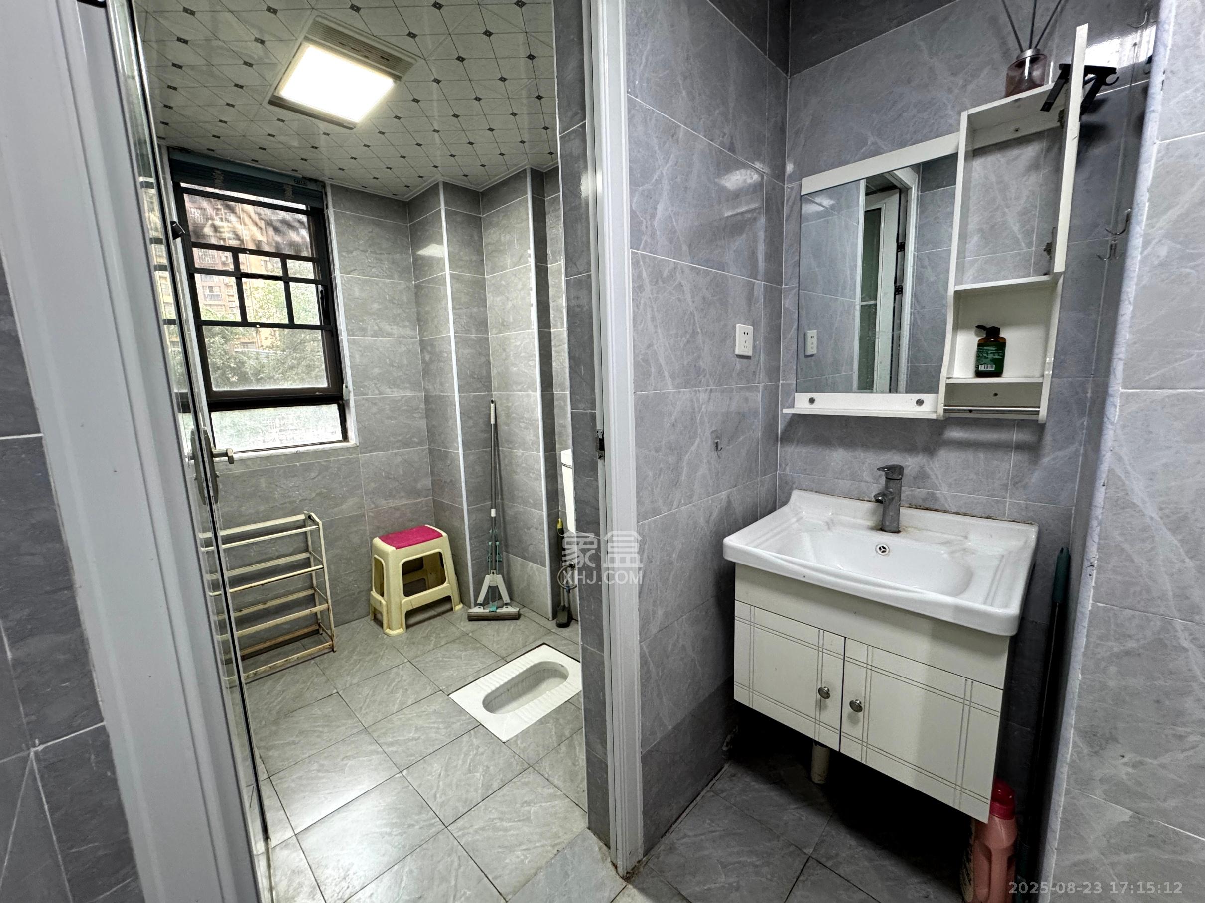 汇金城/嘉华城（二期、三期）  3室2厅1卫    2400.0元/月室内图