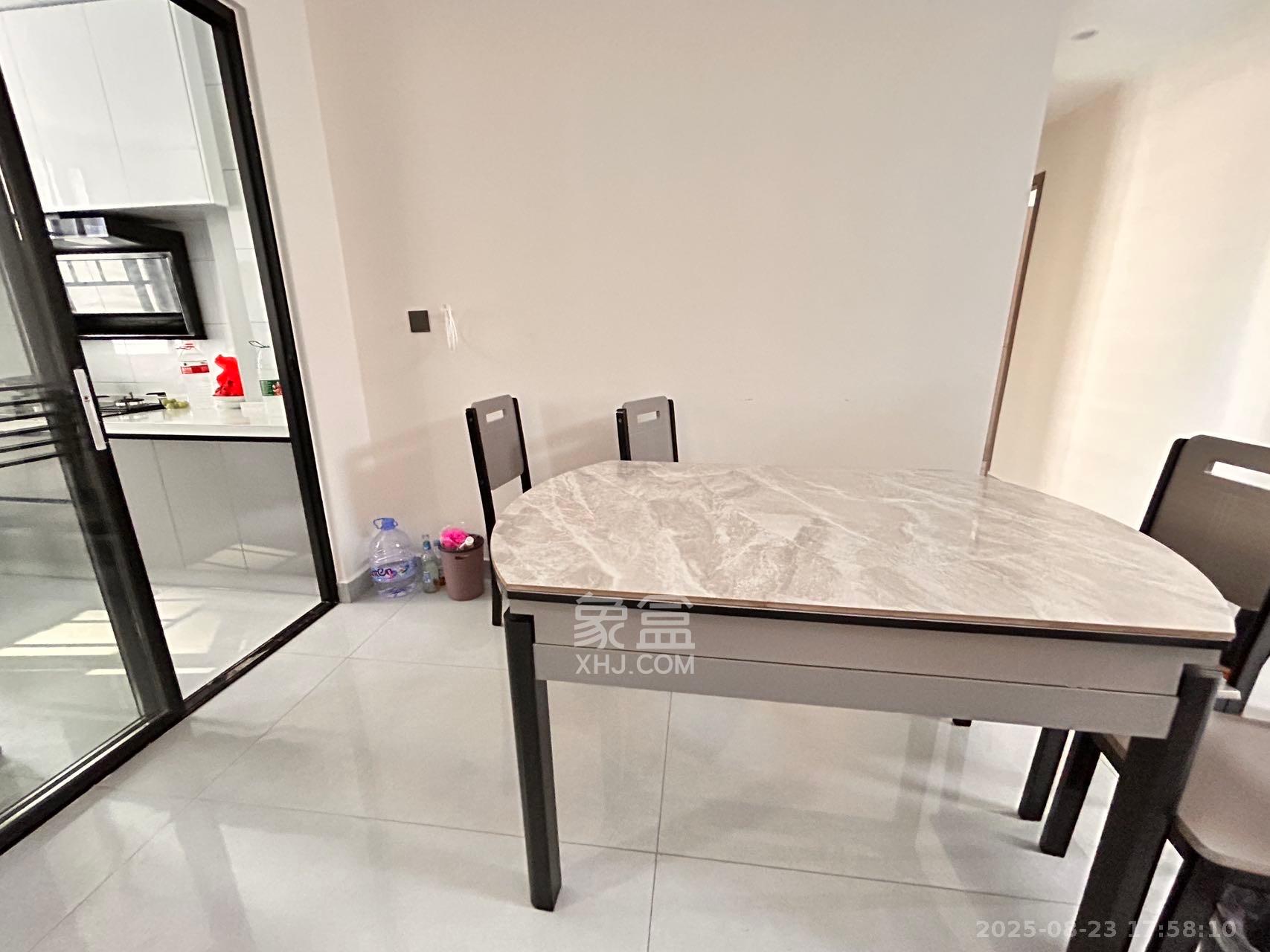 旭辉雨金广场  4室2厅2卫    2800.0元/月 旭辉雨金广场  4室2厅2卫    2800.0元/月室内图