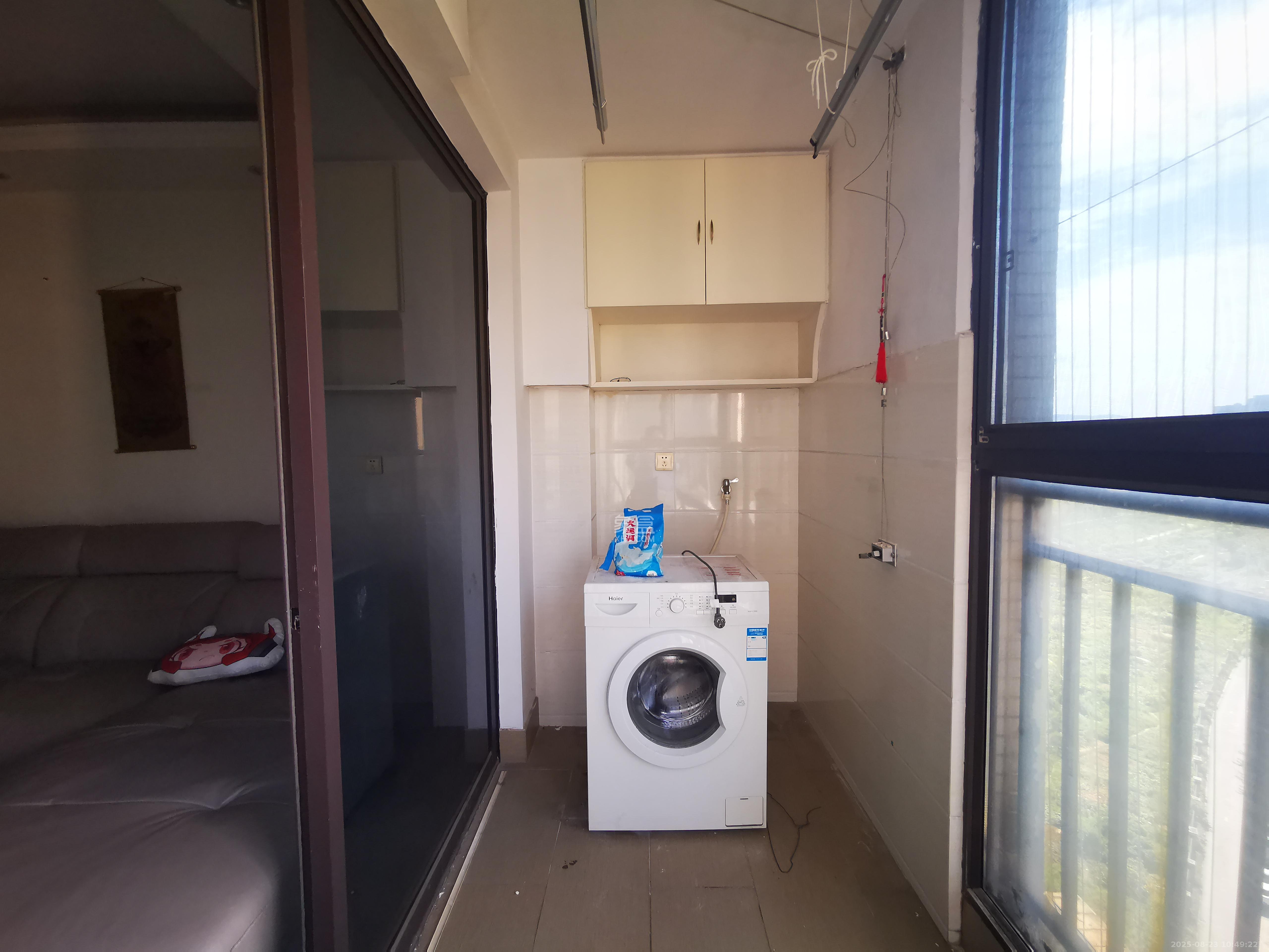 保利麓谷林语E区  3室2厅1卫   2500.00元/月室内图