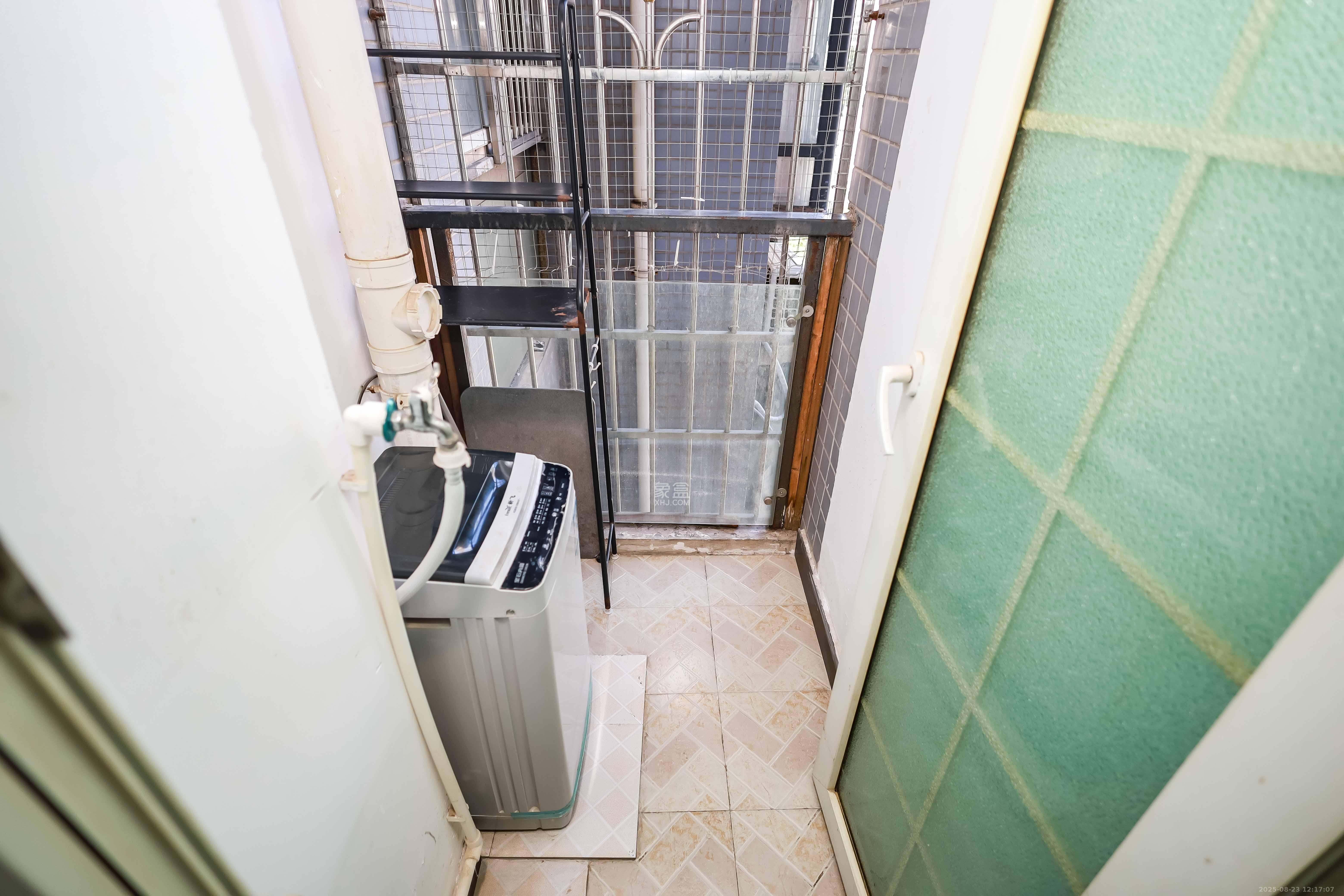 未来城科学家园  1室1厅1卫    30.0万阳台