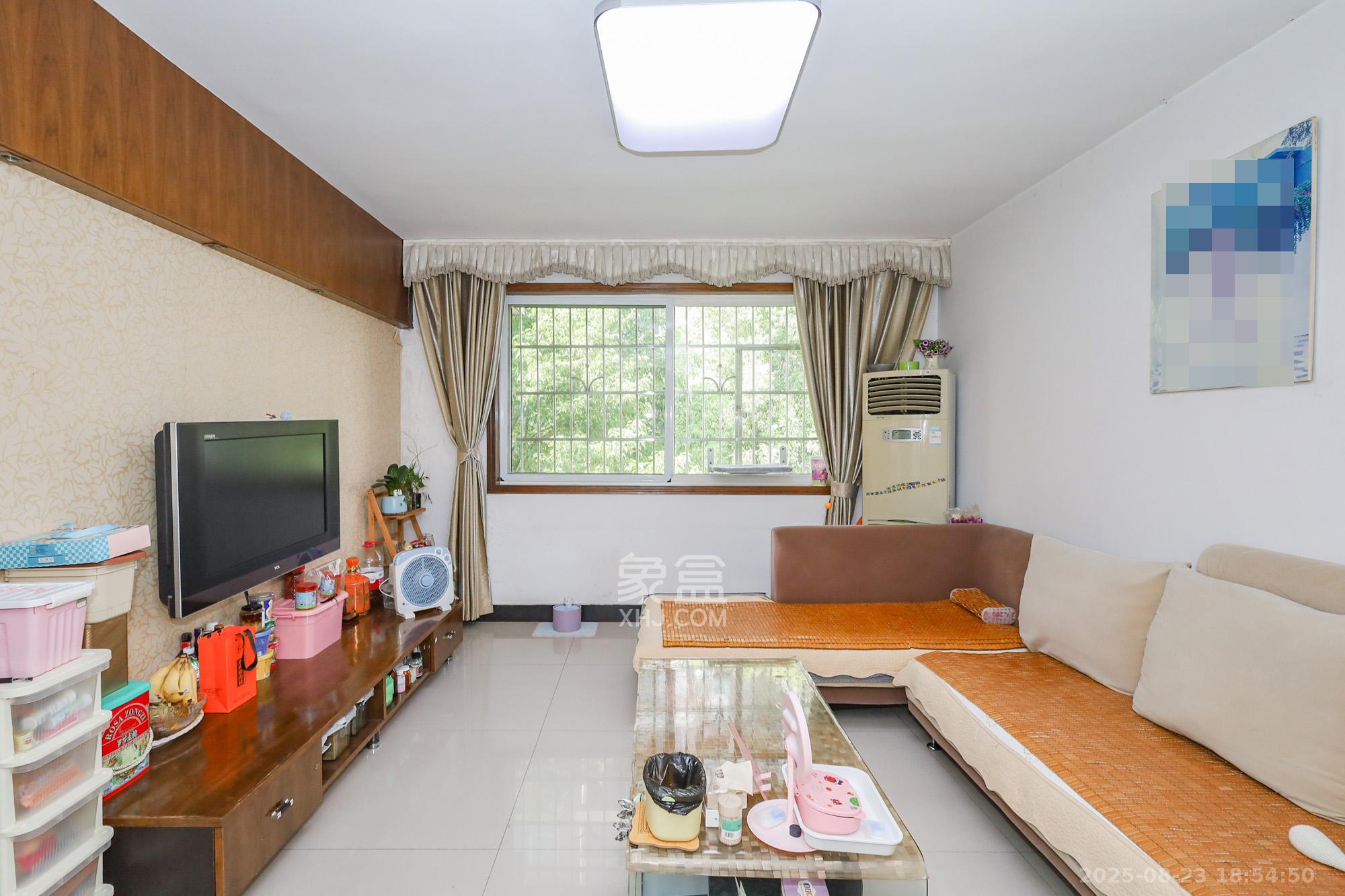 枫林美景  3室2厅2卫    70.0万 枫林美景  3室2厅2卫    70.0万客厅