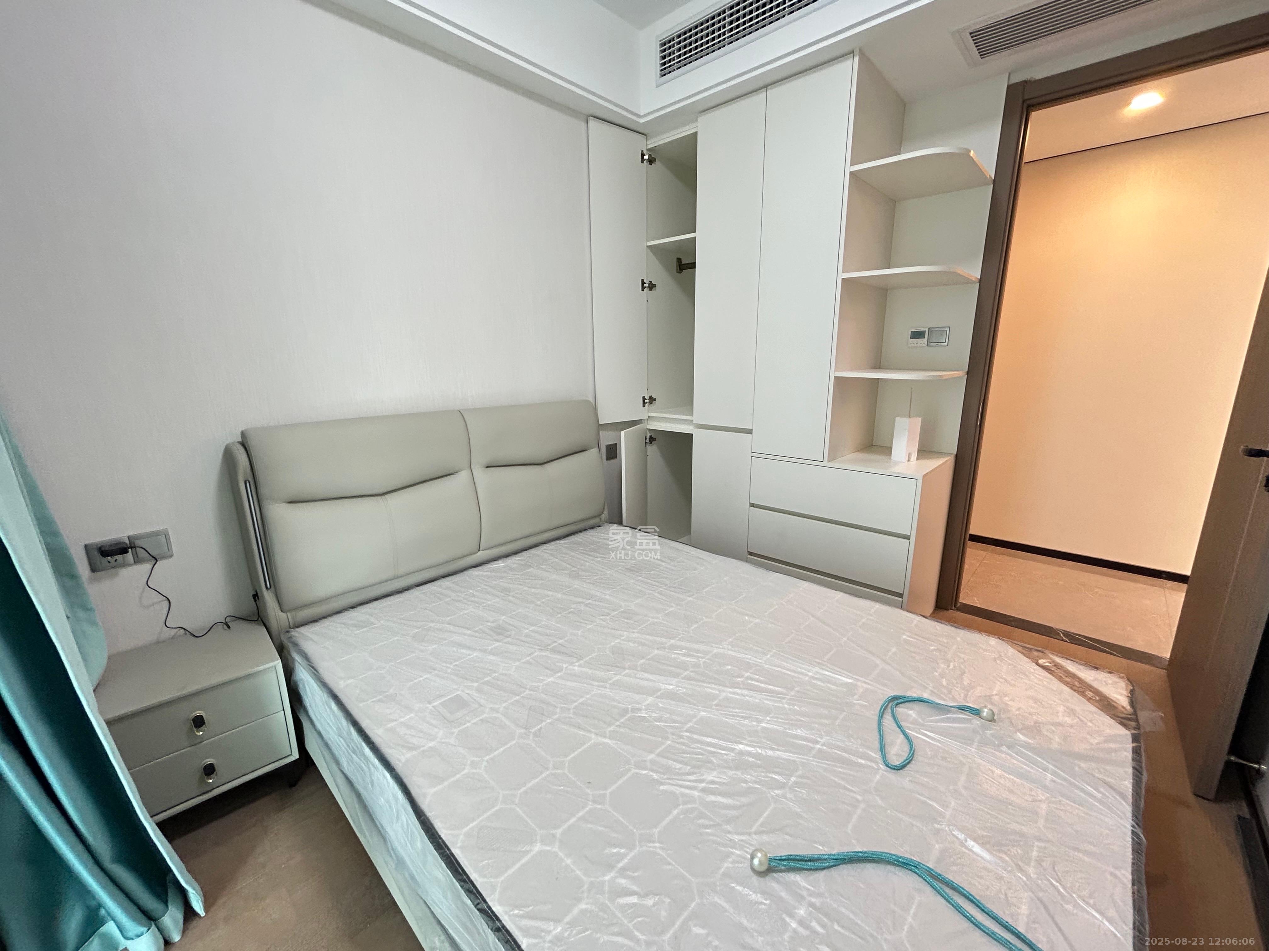 中海麓山境南区  4室2厅2卫    3500.0元/月室内图