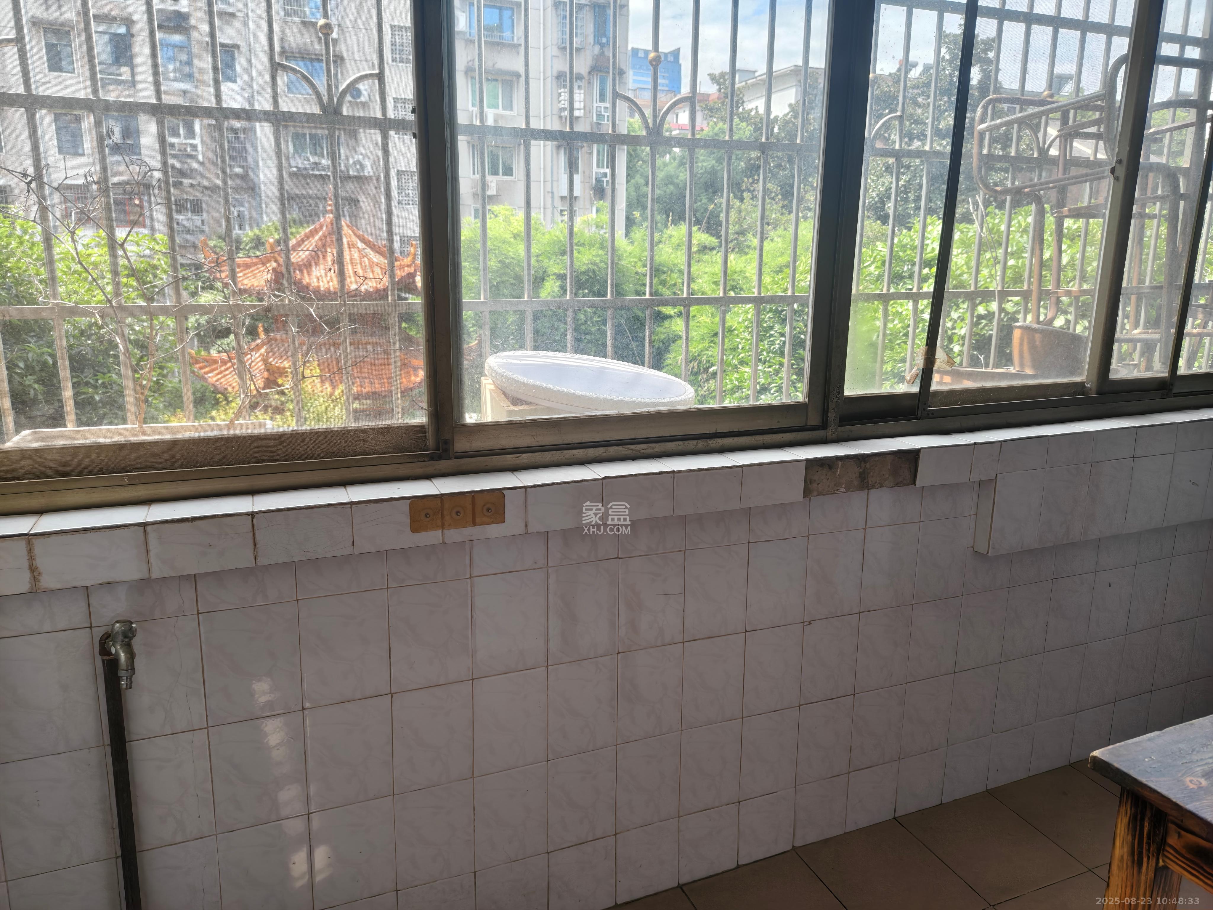 省气象局宿舍 3室1厅1卫 2100.0元/月 省气象局宿舍 3室1厅1卫 2100.0元/月室内图