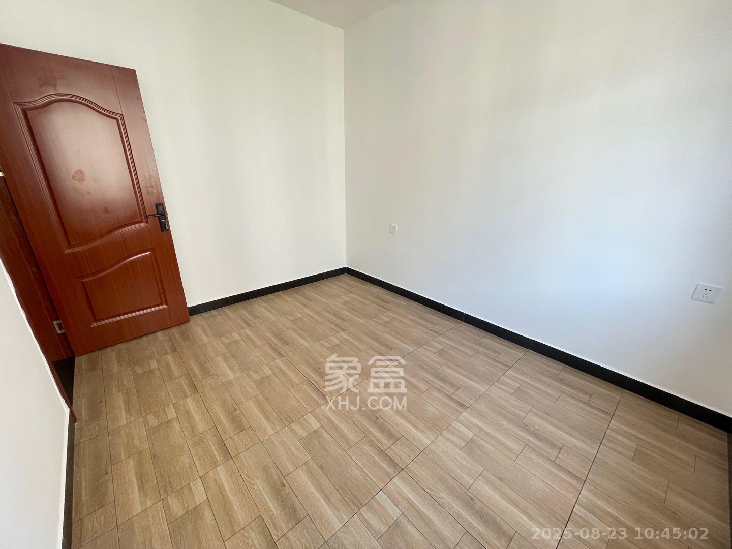 梅溪正荣府  3室2厅2卫   3400.00元/月室内图