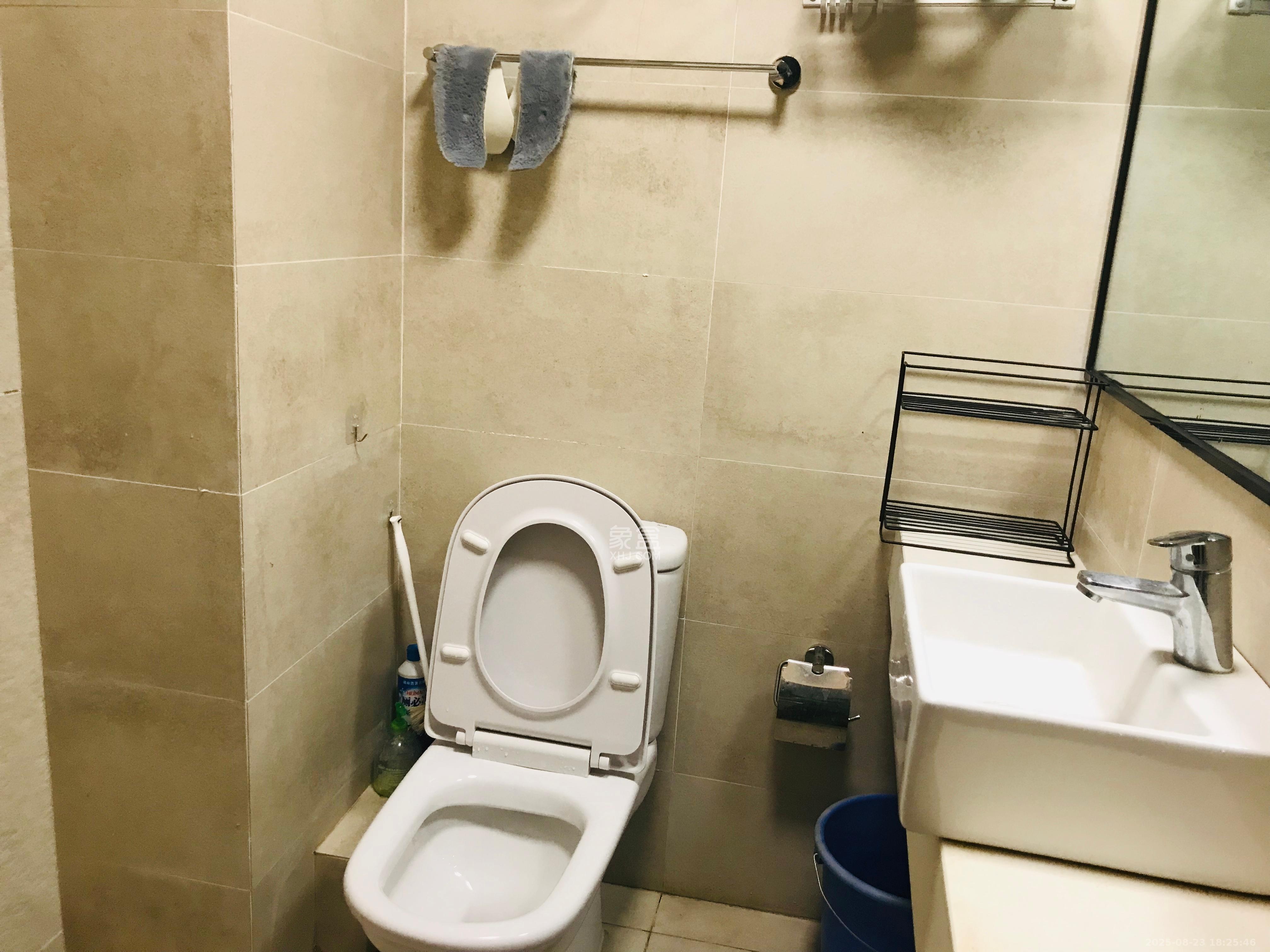 兰亭湾畔 1室1厅1卫 1000.0元/月 兰亭湾畔 1室1厅1卫 1000.0元/月室内图