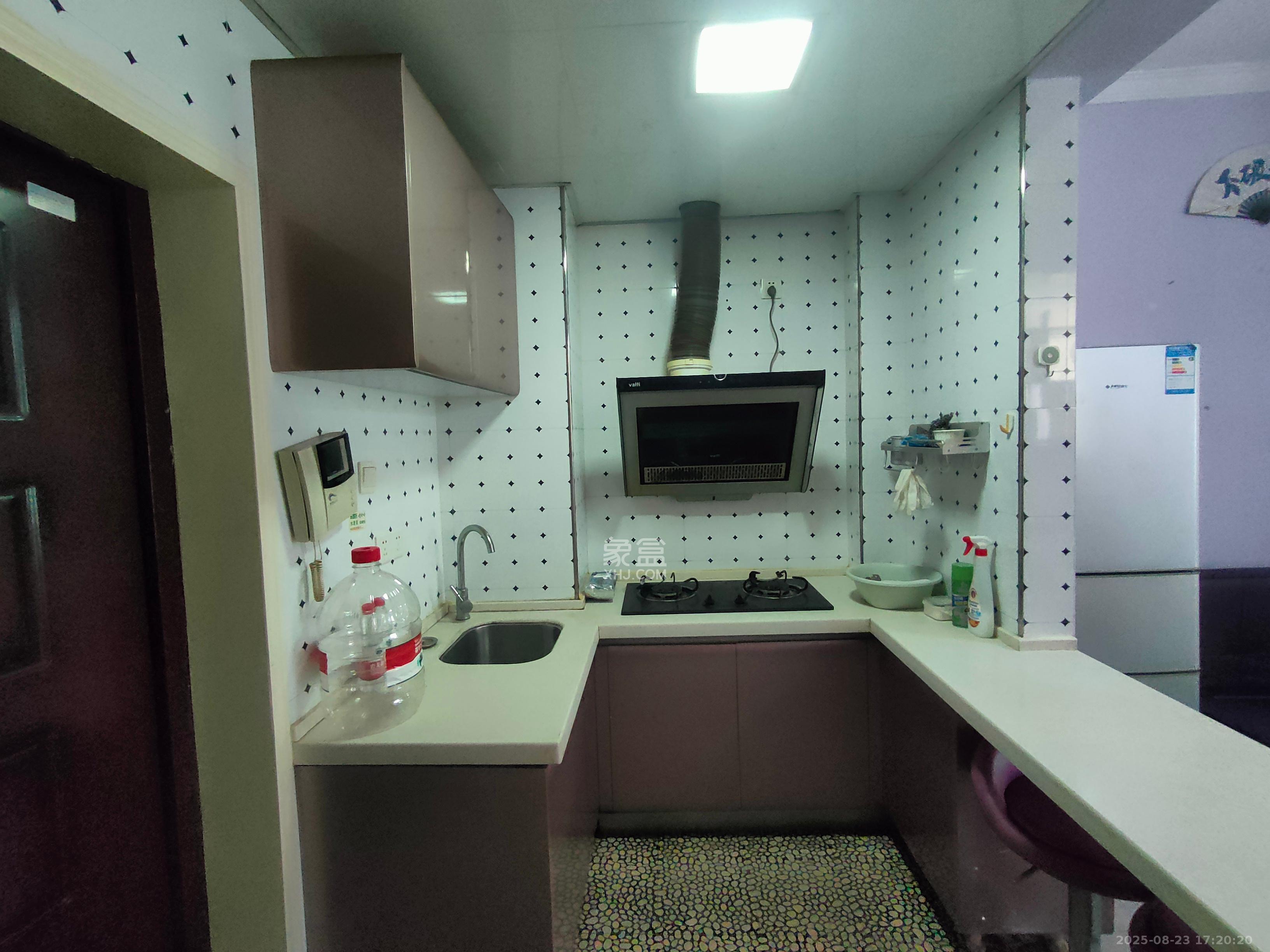 城南故事家园  1室1厅1卫    1200.0元/月 城南故事家园  1室1厅1卫    1200.0元/月室内图