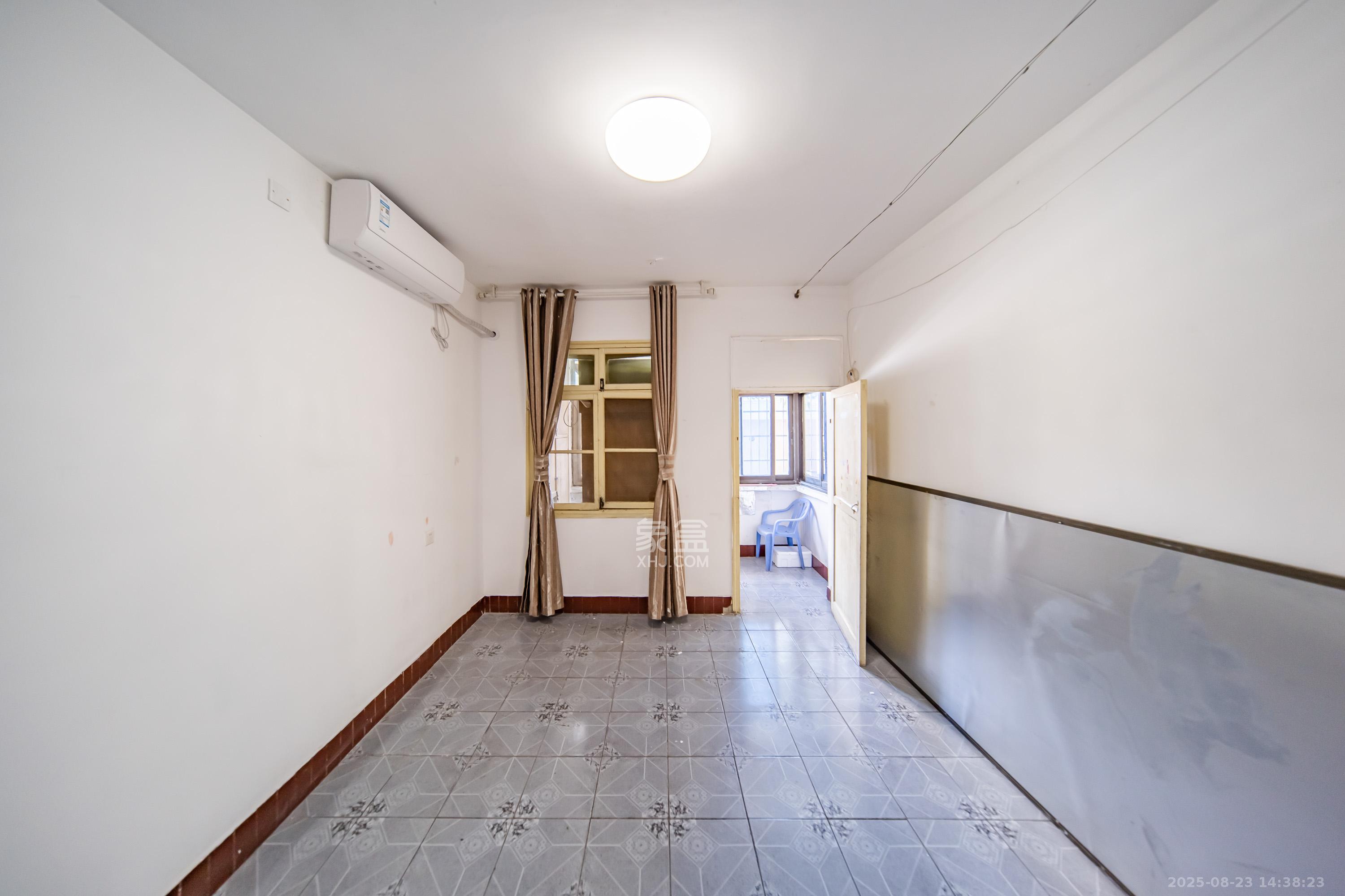 茶山村小区  2室1厅1卫    84.0万卧室