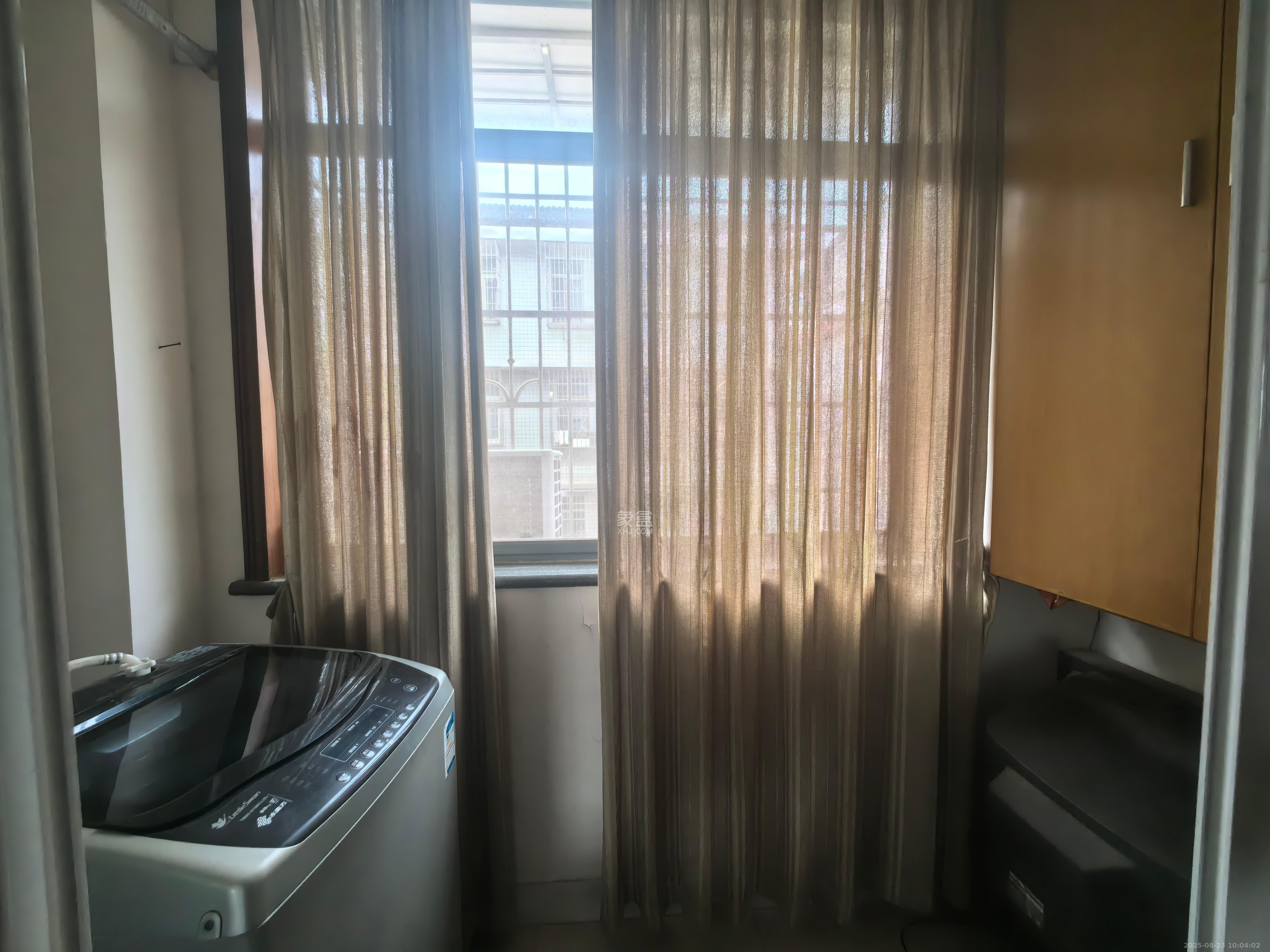 松雅安置小区  4室2厅2卫    1500.0元/月 松雅安置小区  4室2厅2卫    1500.0元/月室内图