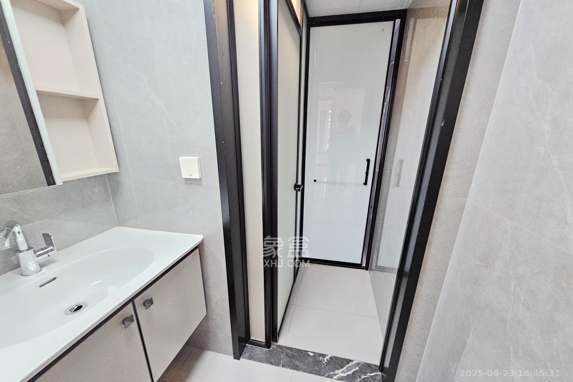 长房东旭国际  3室2厅2卫    175.0万 长房东旭国际  3室2厅2卫    175.0万其他