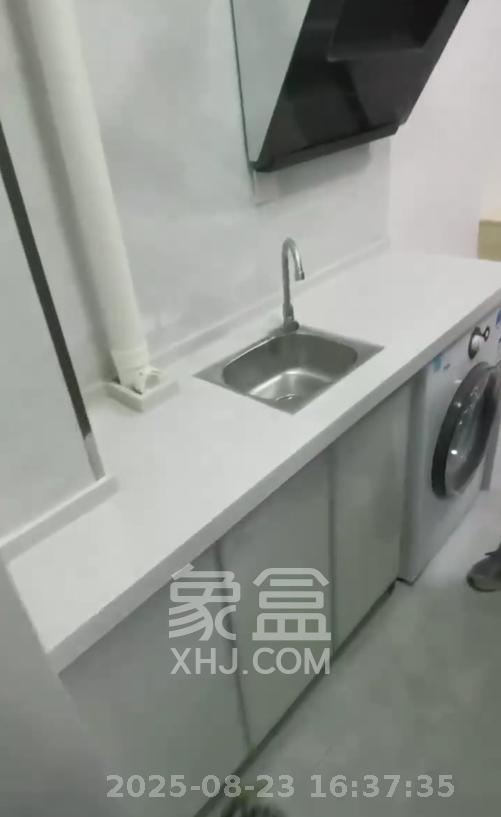 石子冲巷  1室0厅0卫   1300.00元/月