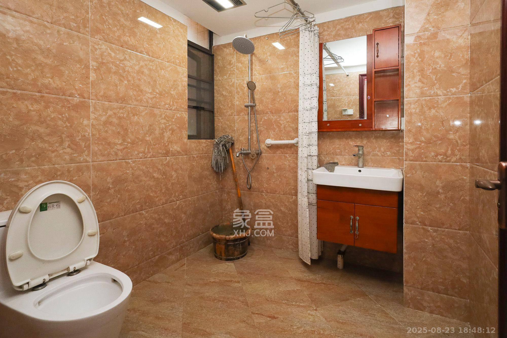 山语城二期 3室2厅1卫 2200.0元/月 山语城二期 3室2厅1卫 2200.0元/月室内图