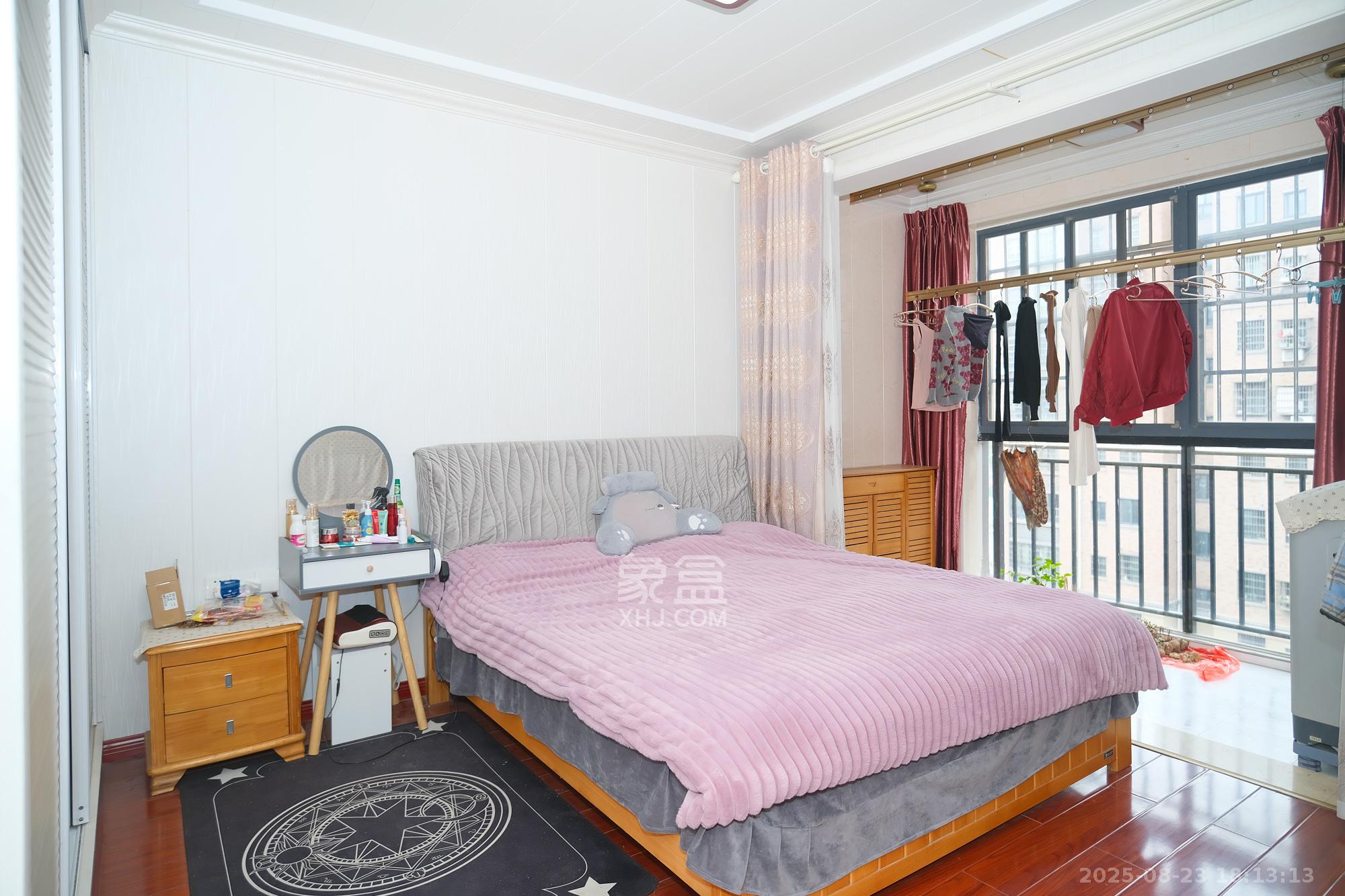 山水湾  3室2厅1卫    72.0万卧室