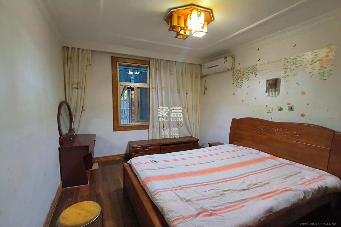 物贸小区 3室2厅1卫 2800.0元/月 物贸小区 3室2厅1卫 2800.0元/月室内图