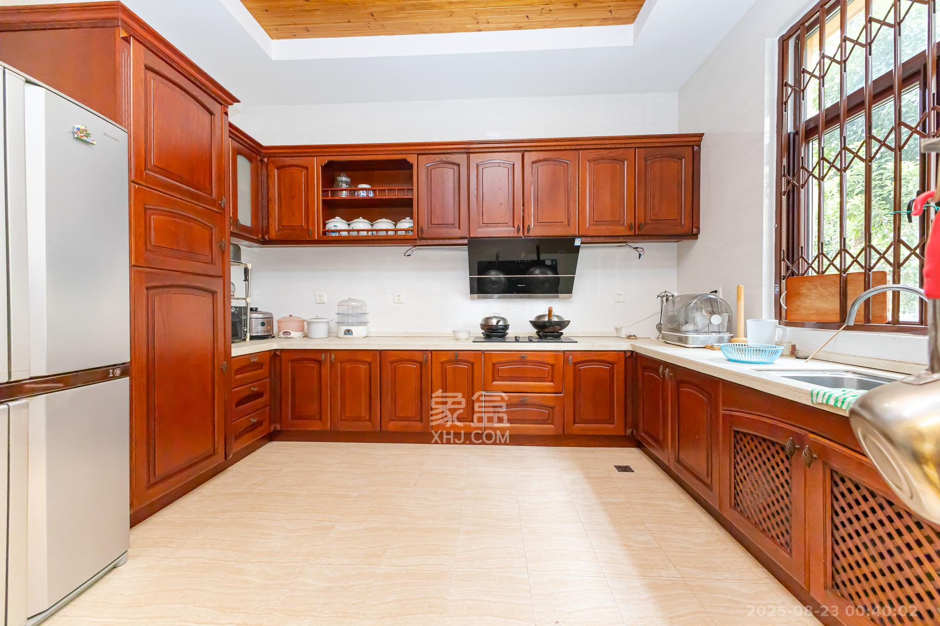 润和之悦(金泽园)  9室3厅4卫    760.0万 润和之悦(金泽园)  9室3厅4卫    760.0万厨房