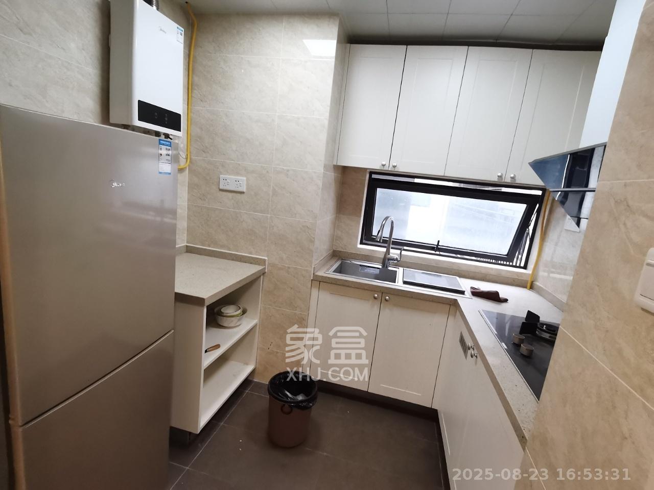 万科魅力之城  3室2厅2卫    2200.0元/月室内图
