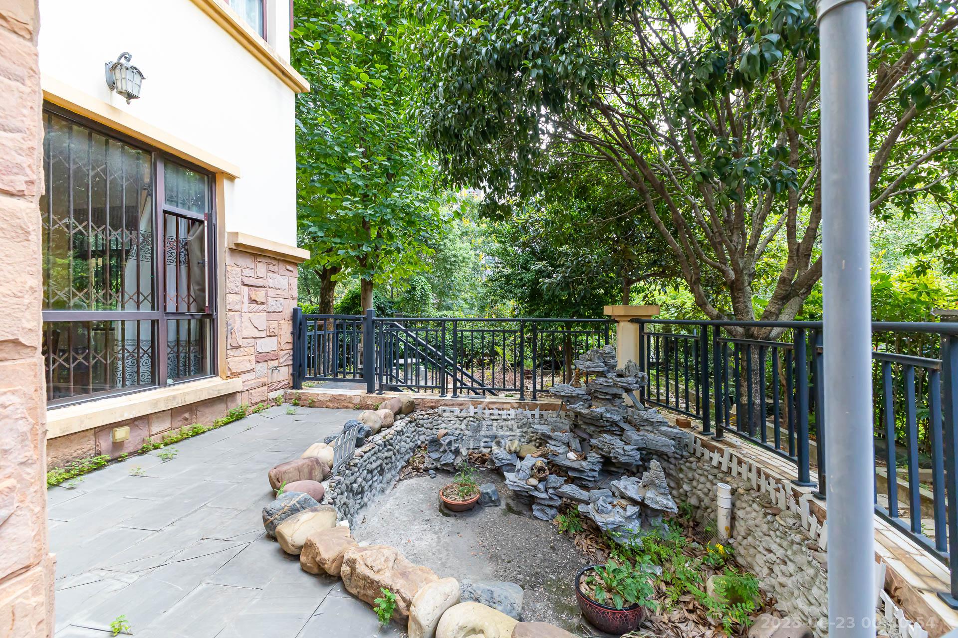 润和之悦(金泽园)  9室3厅4卫    760.0万 润和之悦(金泽园)  9室3厅4卫    760.0万阳台