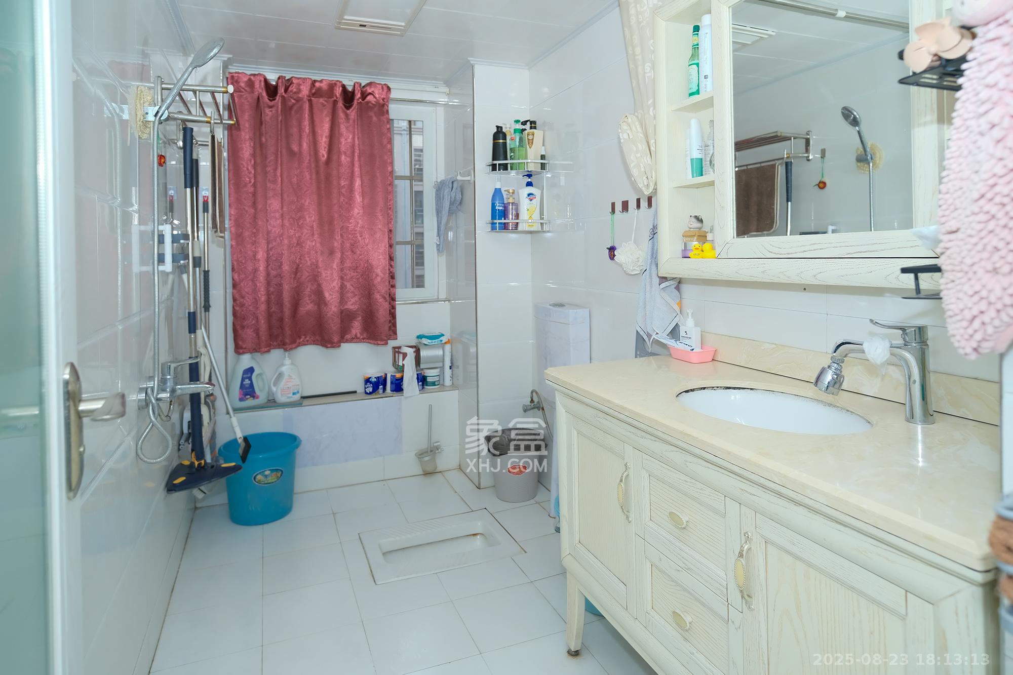 山水湾  3室2厅1卫    72.0万卫生间