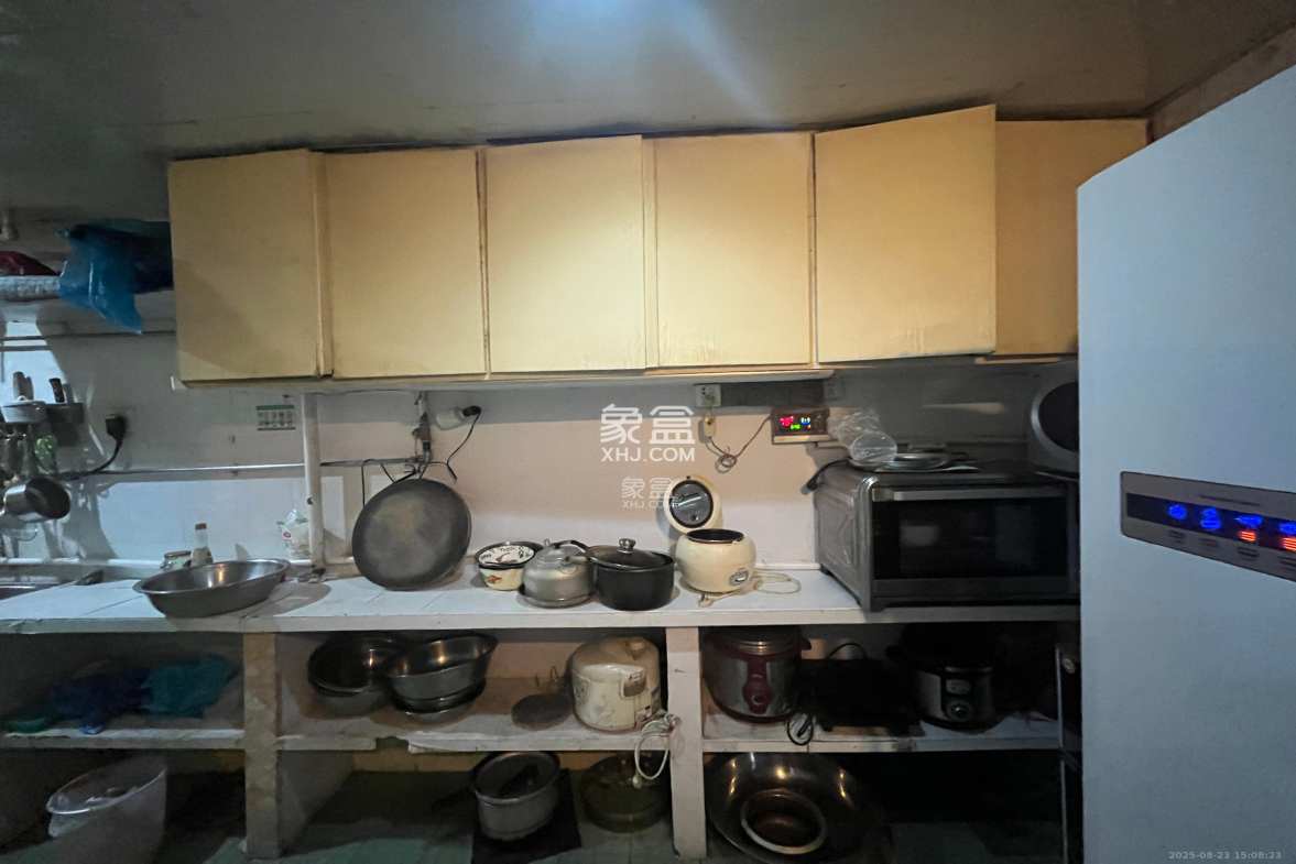 市建委宿舍  3室2厅1卫    2000.0元/月 市建委宿舍  3室2厅1卫    2000.0元/月室内图